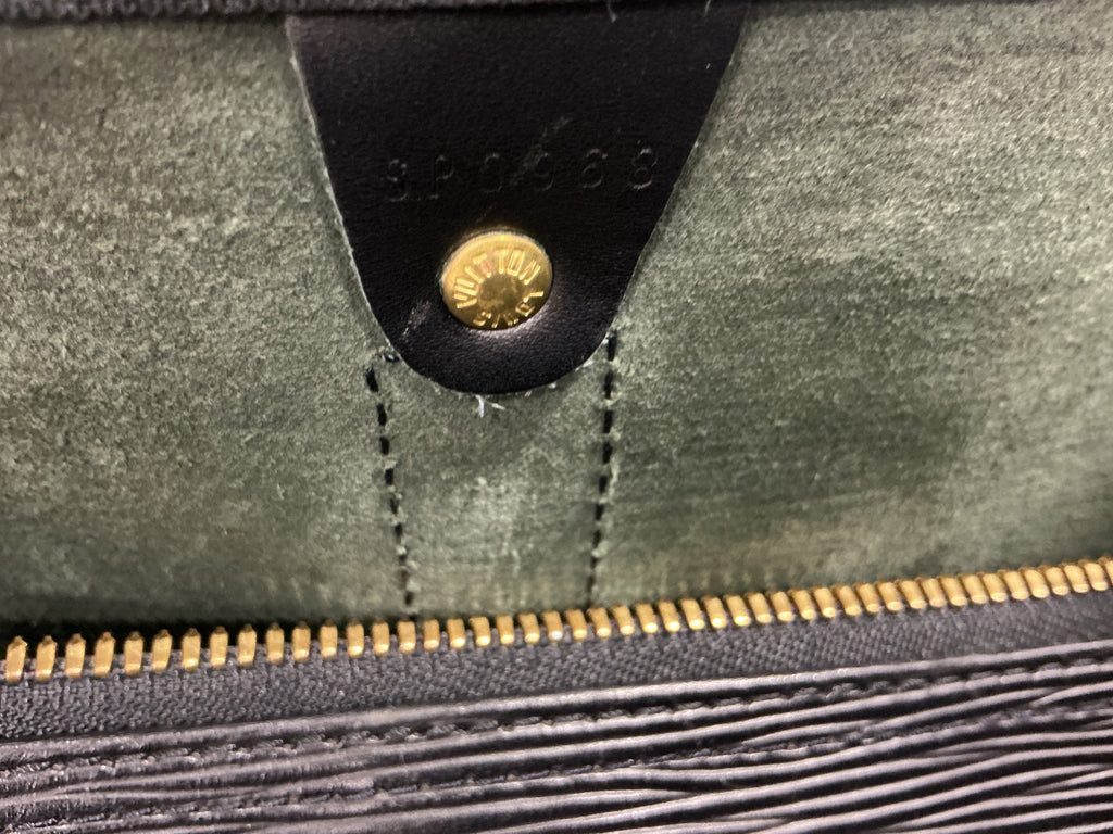 Borsa da Viaggio Louis Vuitton Keepall 50 Nera Epi Leather [Preloved]