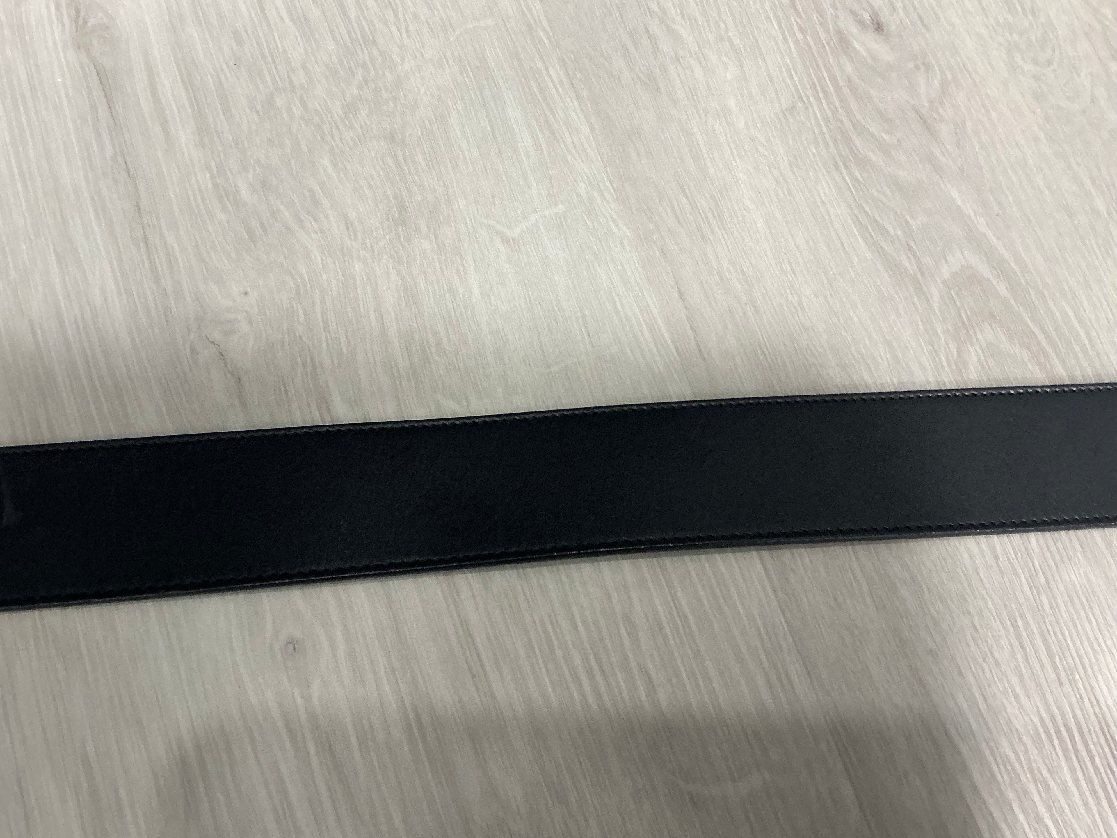 Cintura Gucci Nera con Fibbia Logo Argentata - Taglia 85cm [Preloved]