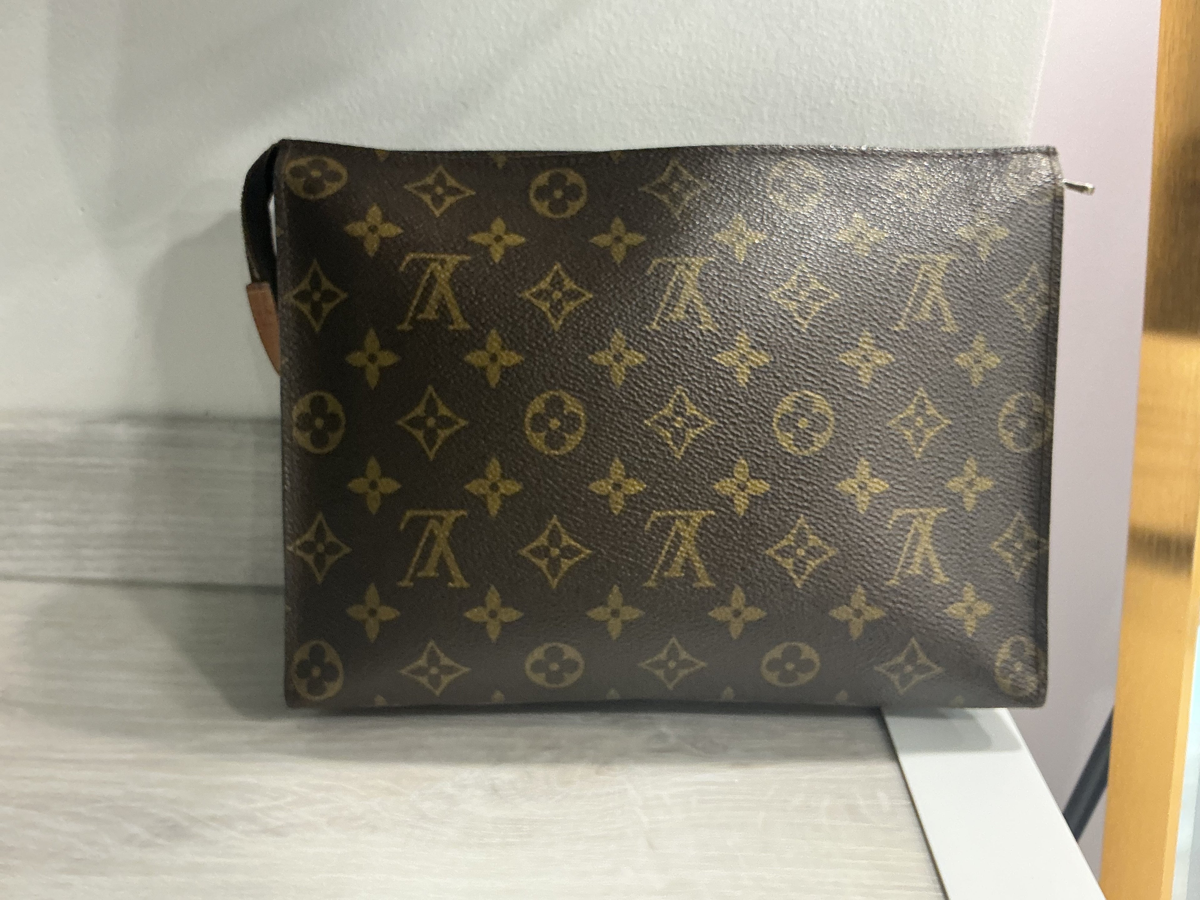 Pochette Monogram Louis Vuitton [Preloved]
