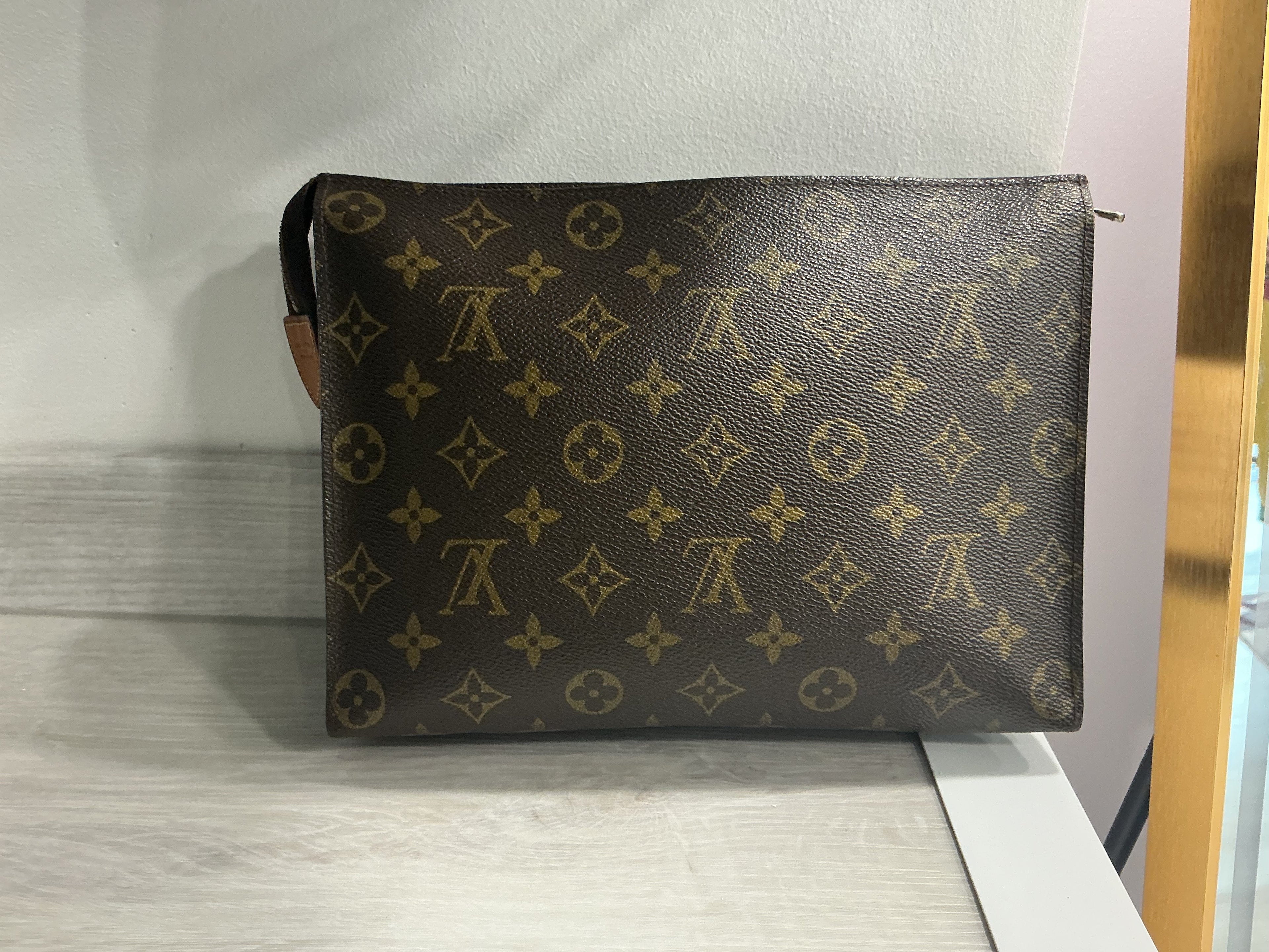 Pochette Monogram Louis Vuitton [Preloved]