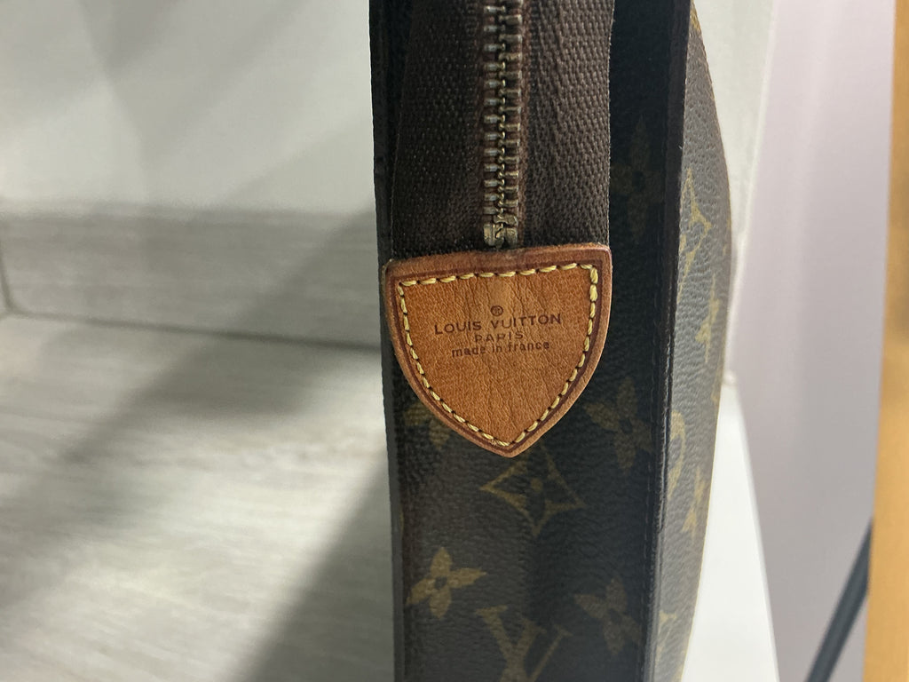 Pochette Monogram Louis Vuitton [Preloved]