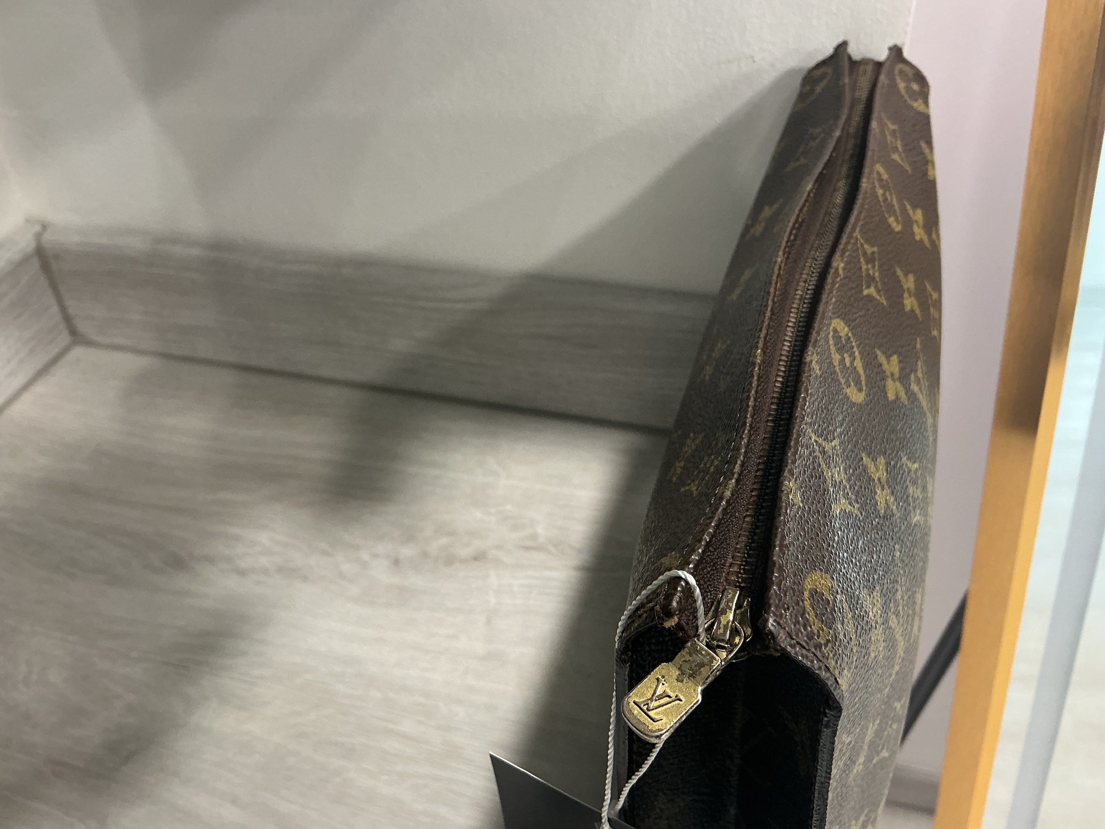 Pochette Monogram Louis Vuitton [Preloved]