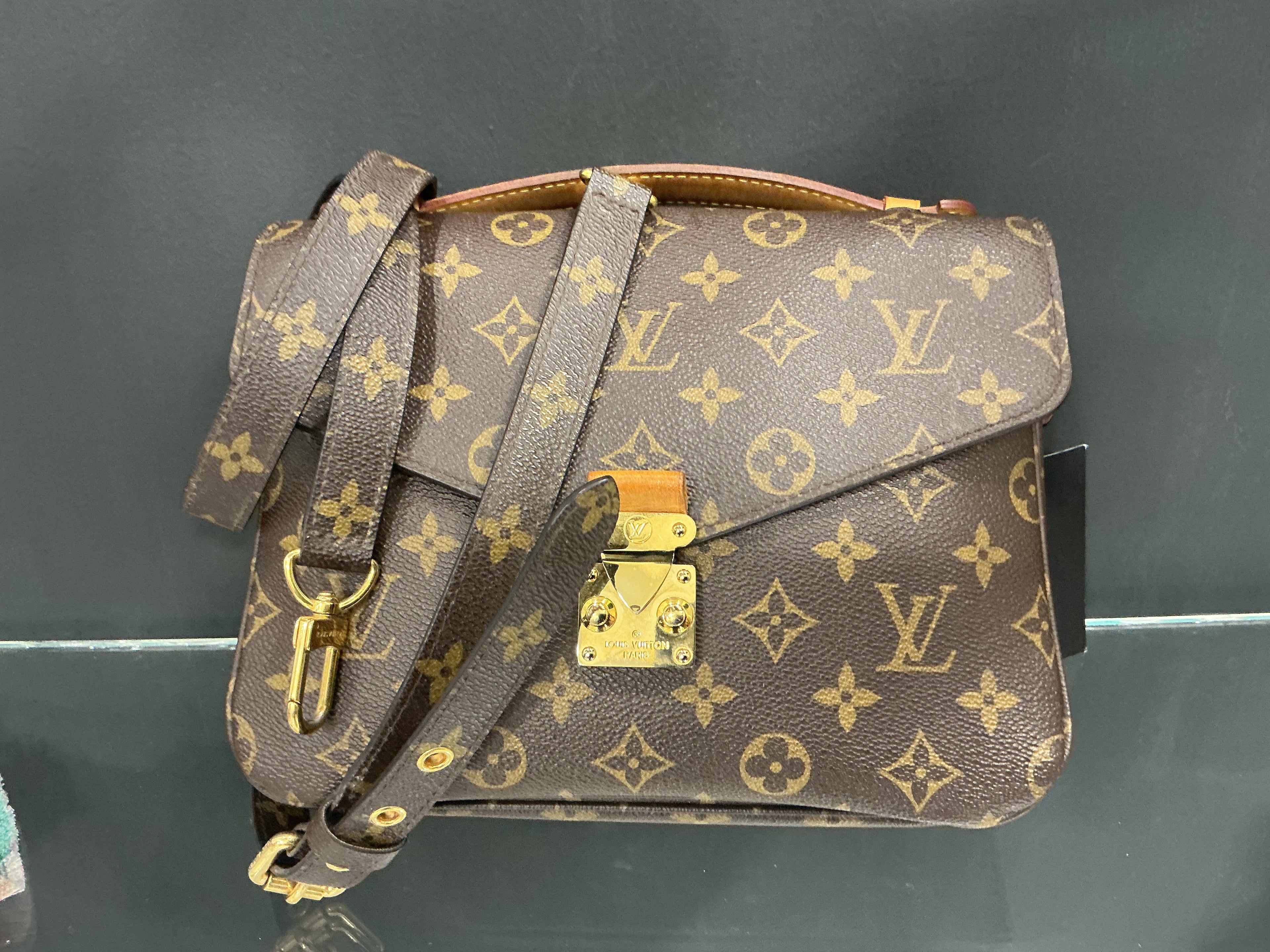 Borsa Louis Vuitton Pochette Metis Monogram [Preloved]