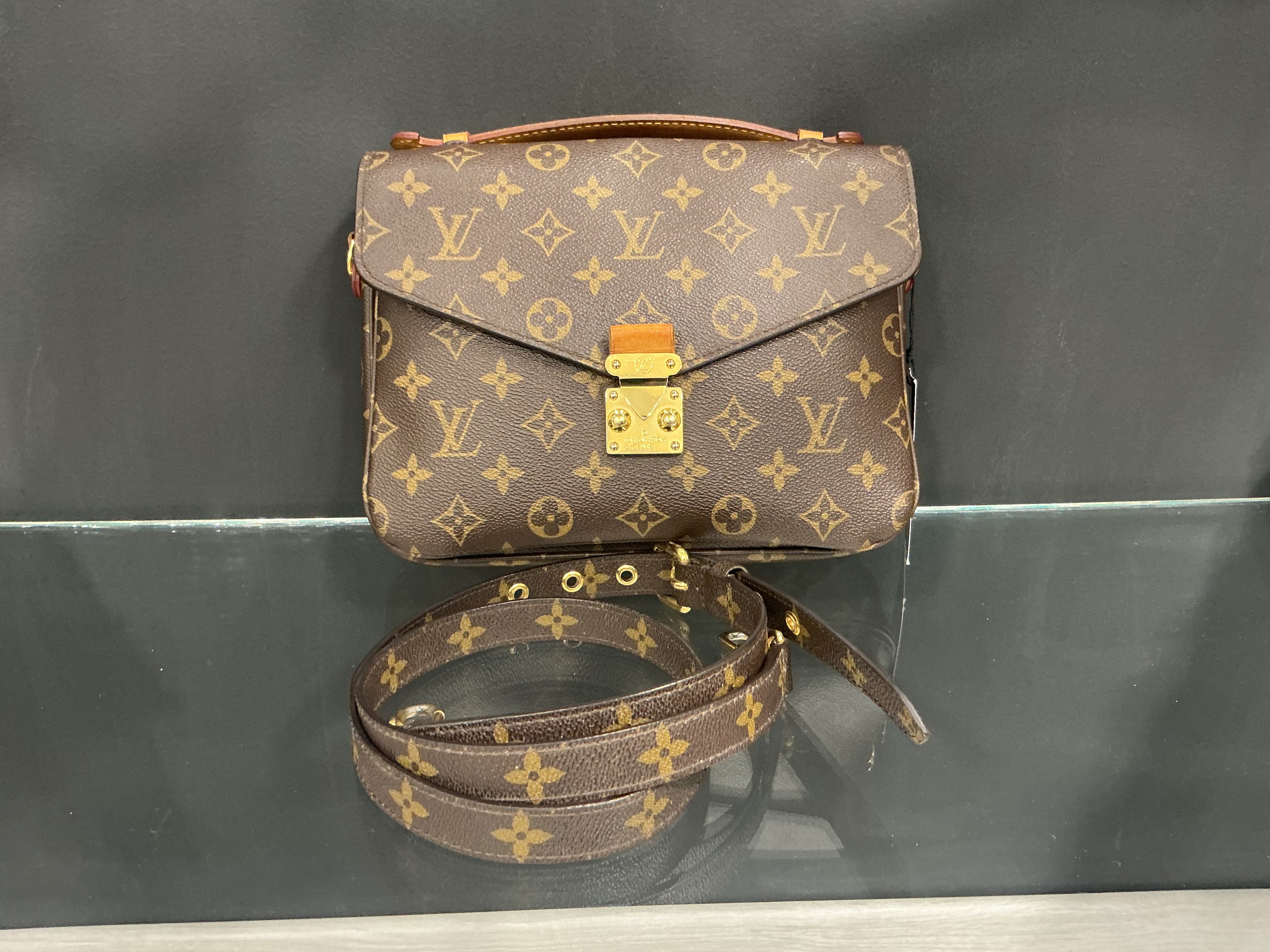 Borsa Louis Vuitton Pochette Metis Monogram [Preloved]