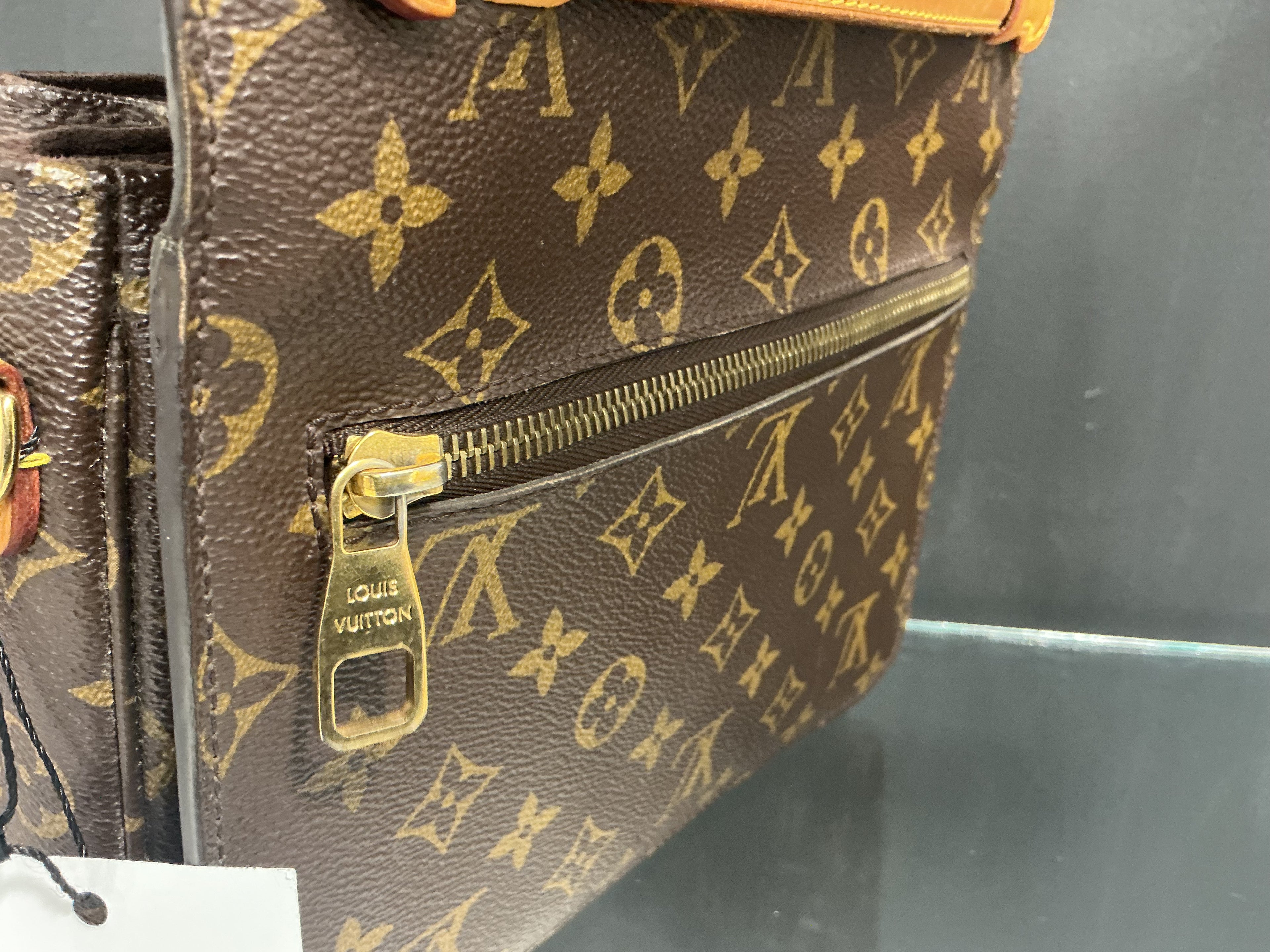 Borsa Louis Vuitton Pochette Metis Monogram [Preloved]