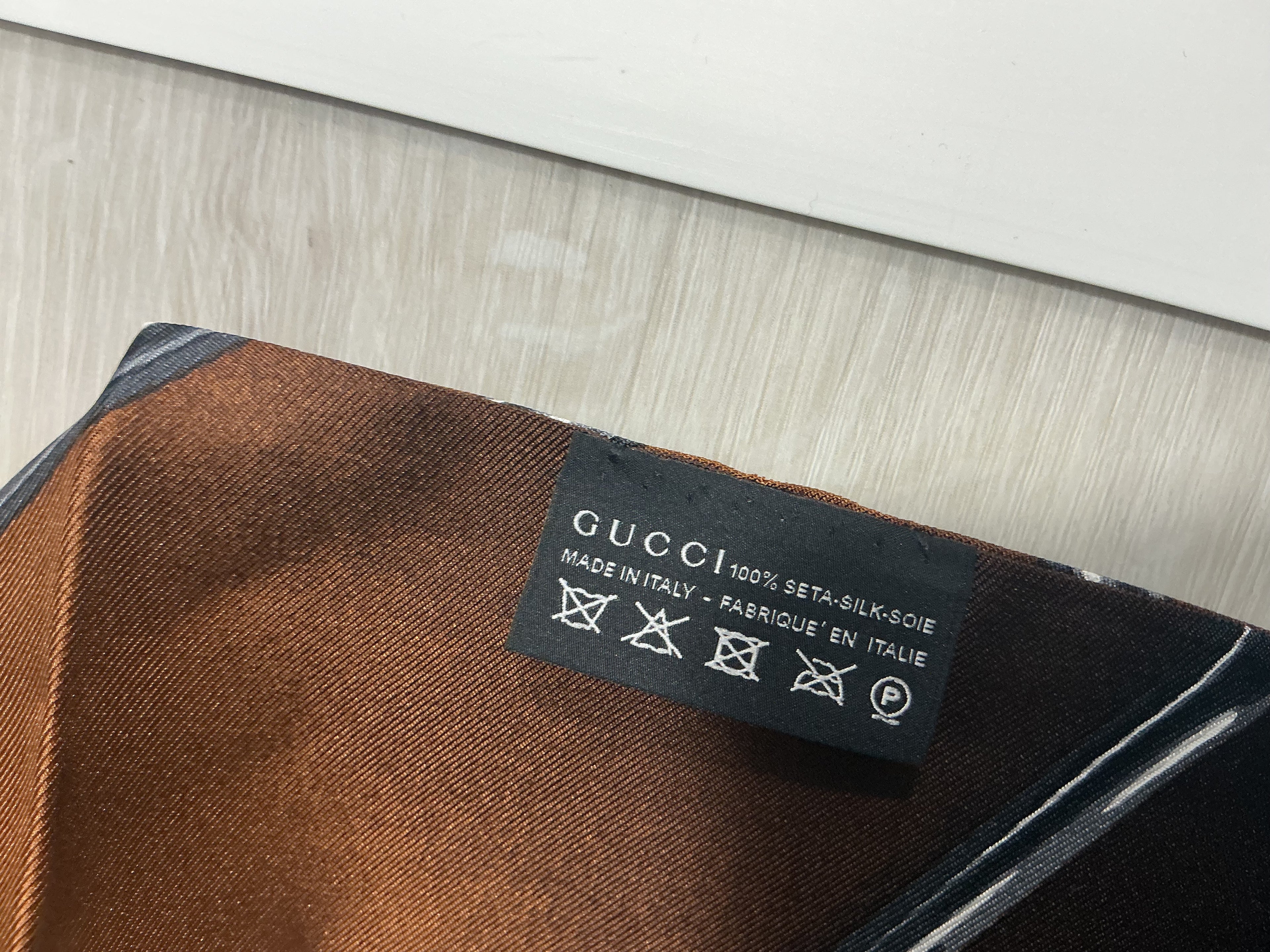 Foulard Twill Gucci in seta 100% [Preloved]