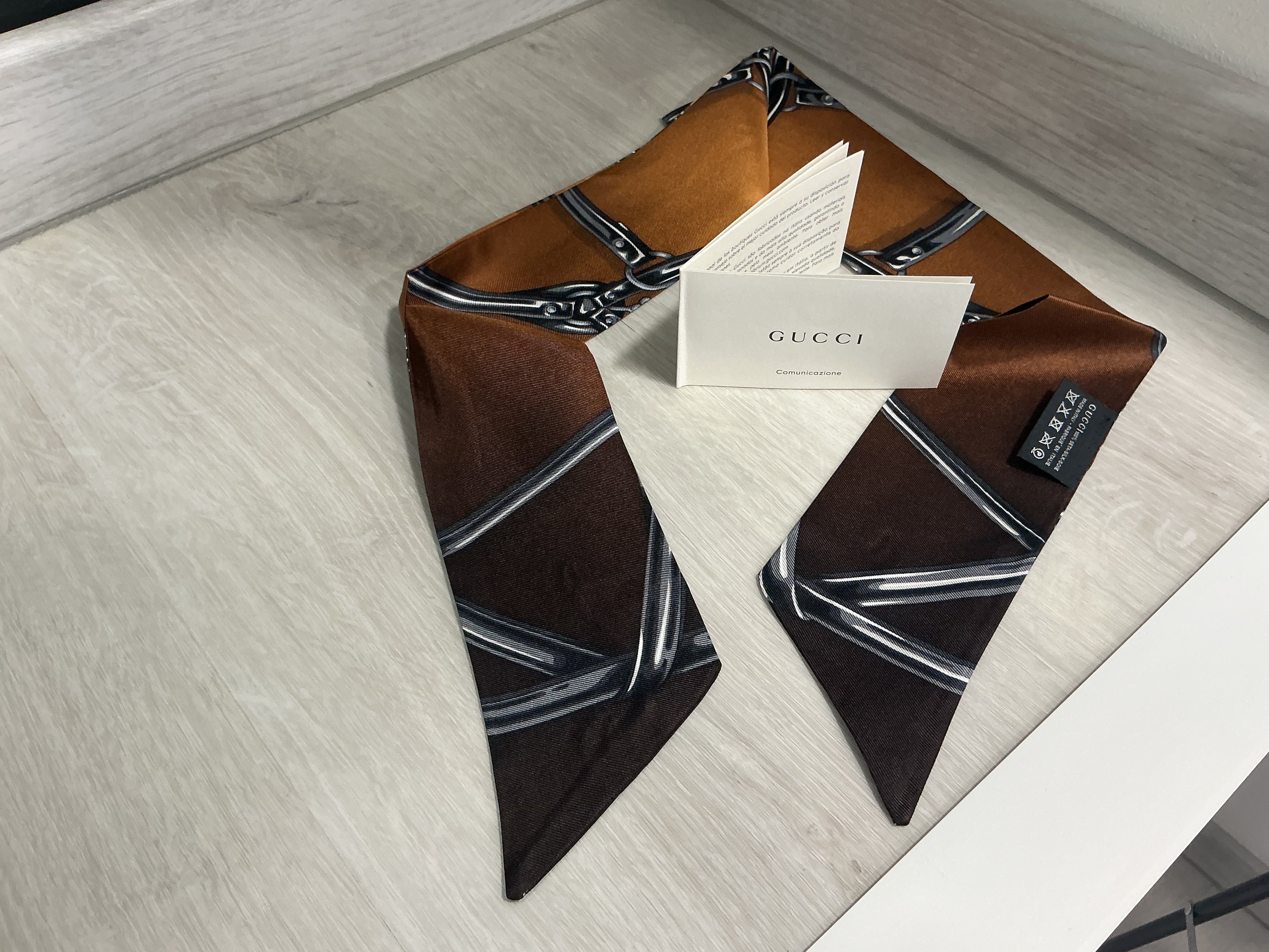 Foulard Twill Gucci in seta 100% [Preloved]