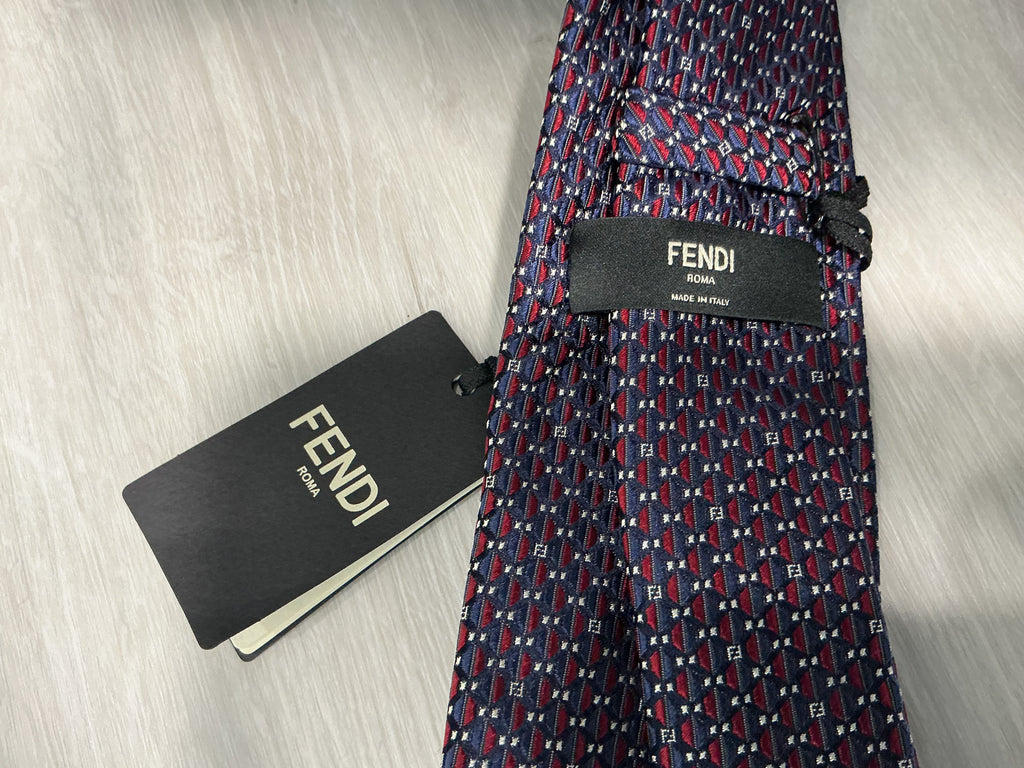 Cravatta Fendi in Seta – Ottime Condizioni con Cartellino