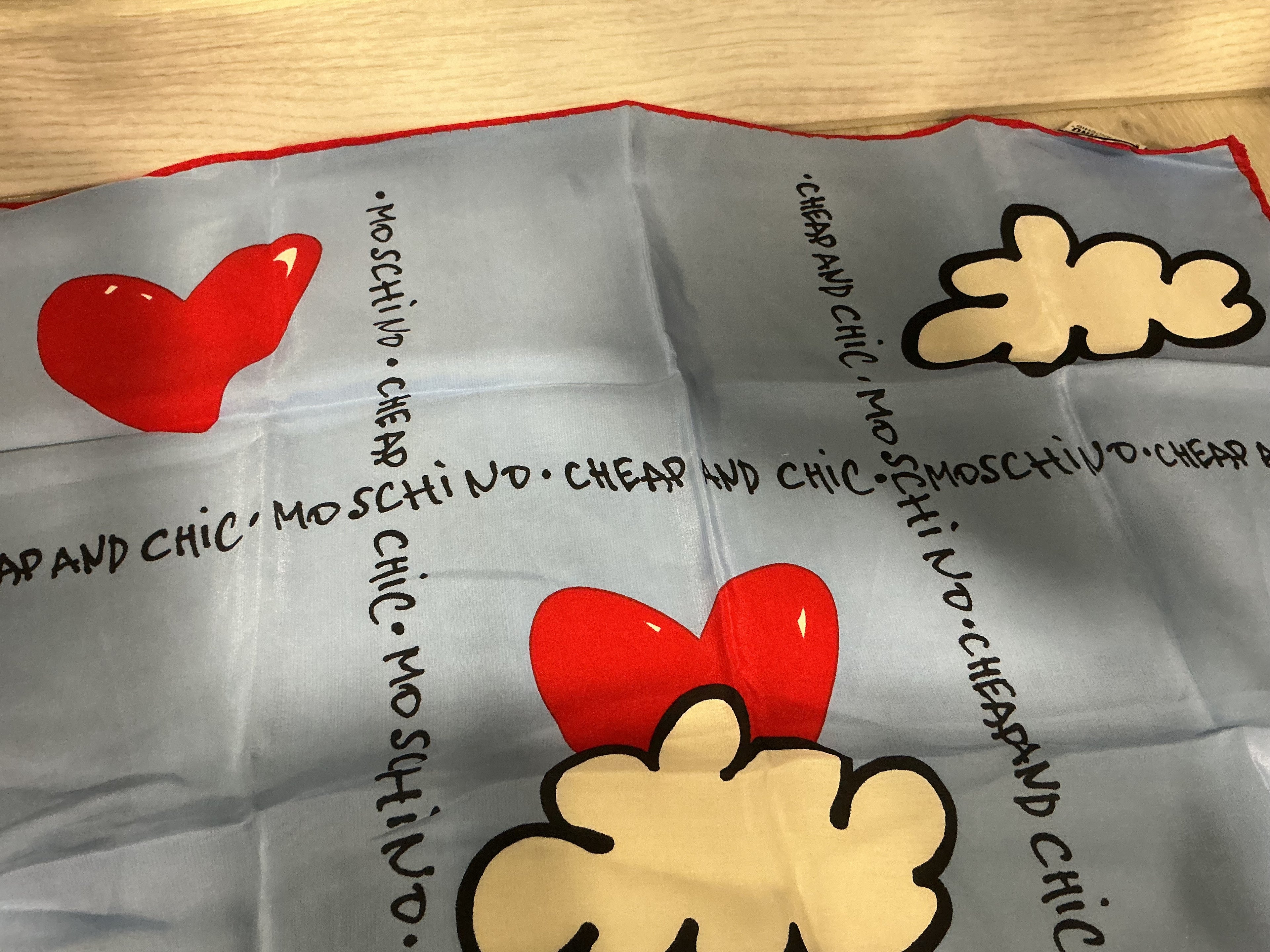 Foulard Moschino in seta [Preloved]