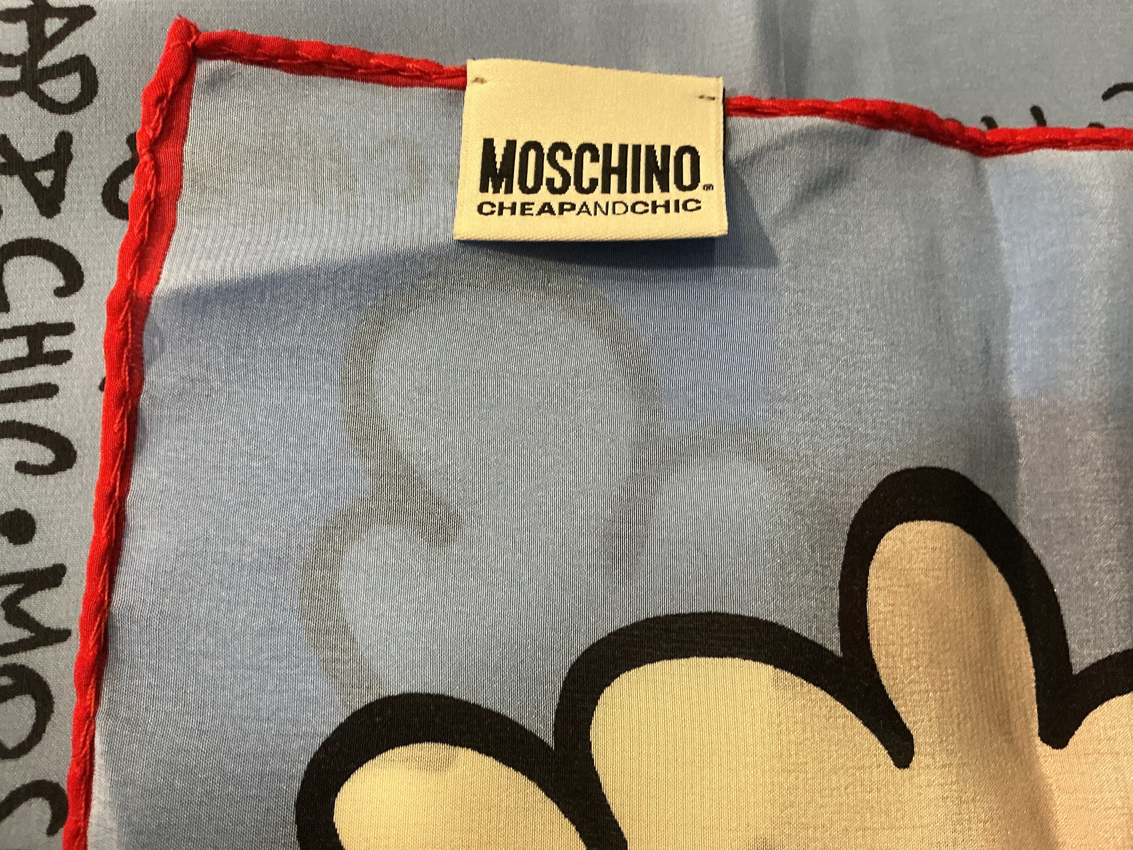 Foulard Moschino in seta [Preloved]