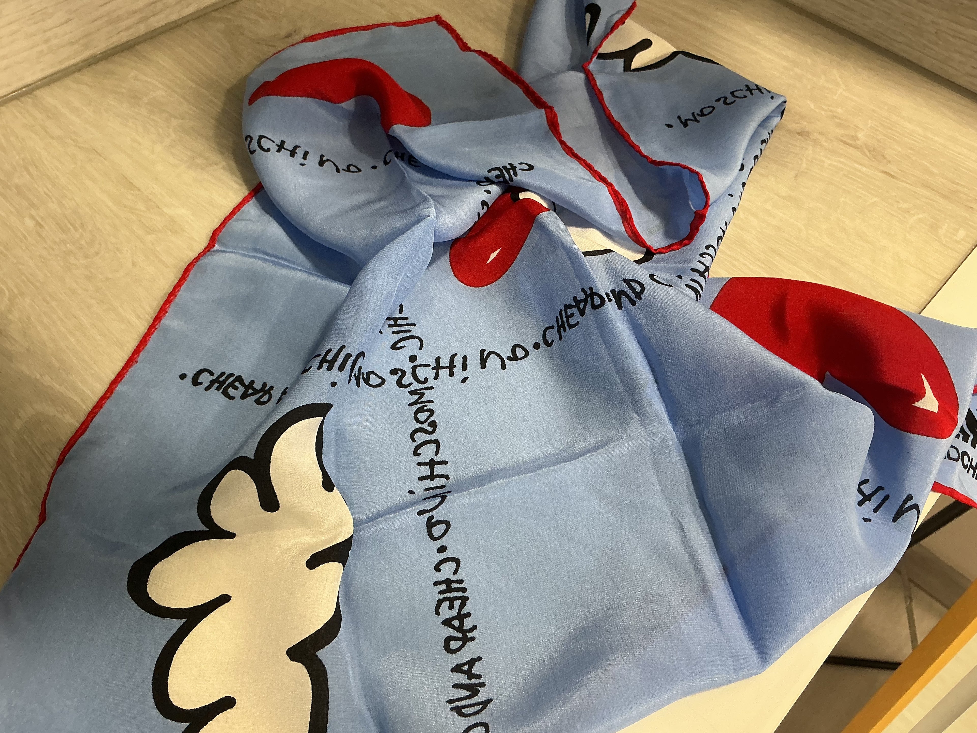 Foulard Moschino in seta [Preloved]