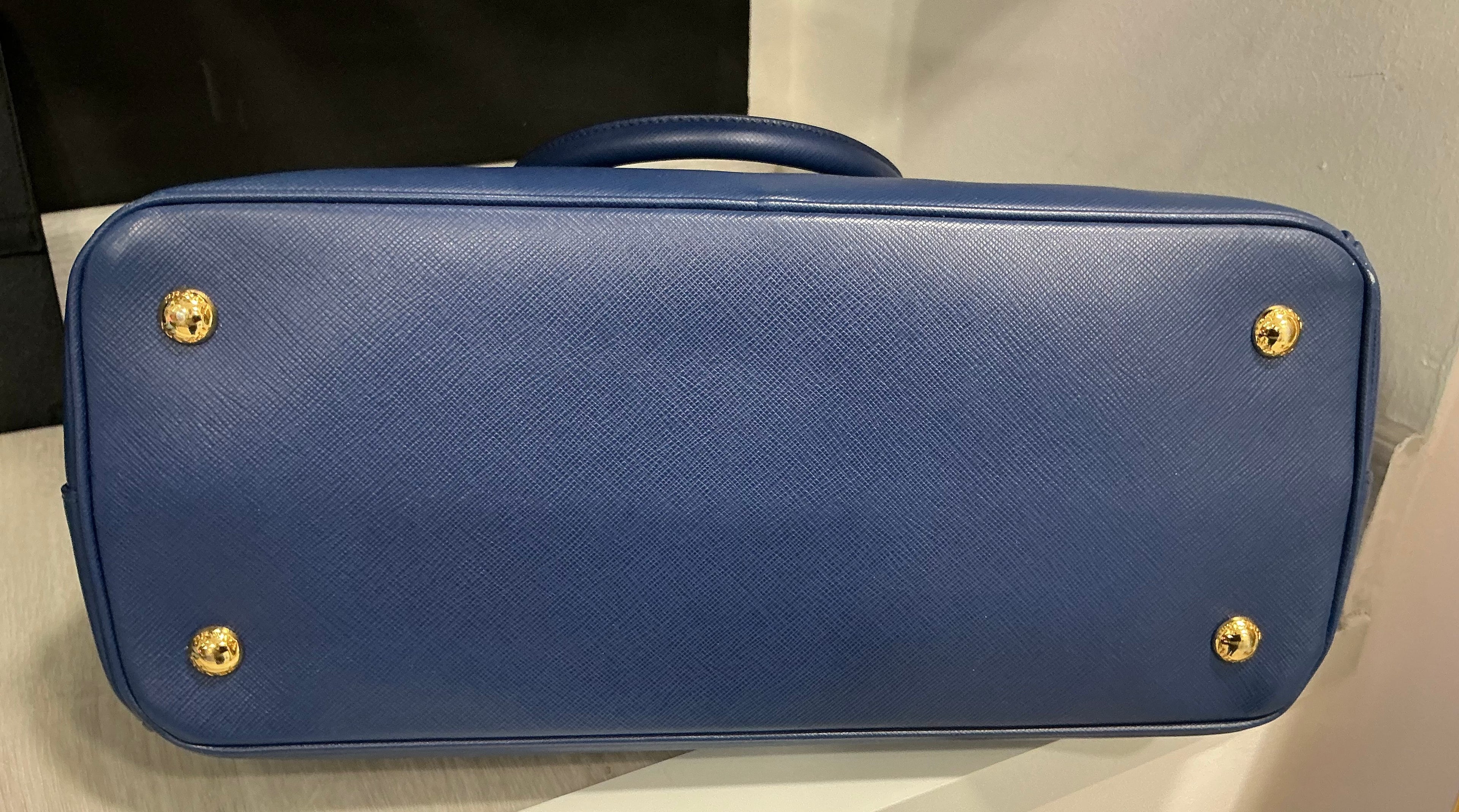 Borsa Prada Galleria in Pelle Blu con Tracolla [Preloved]