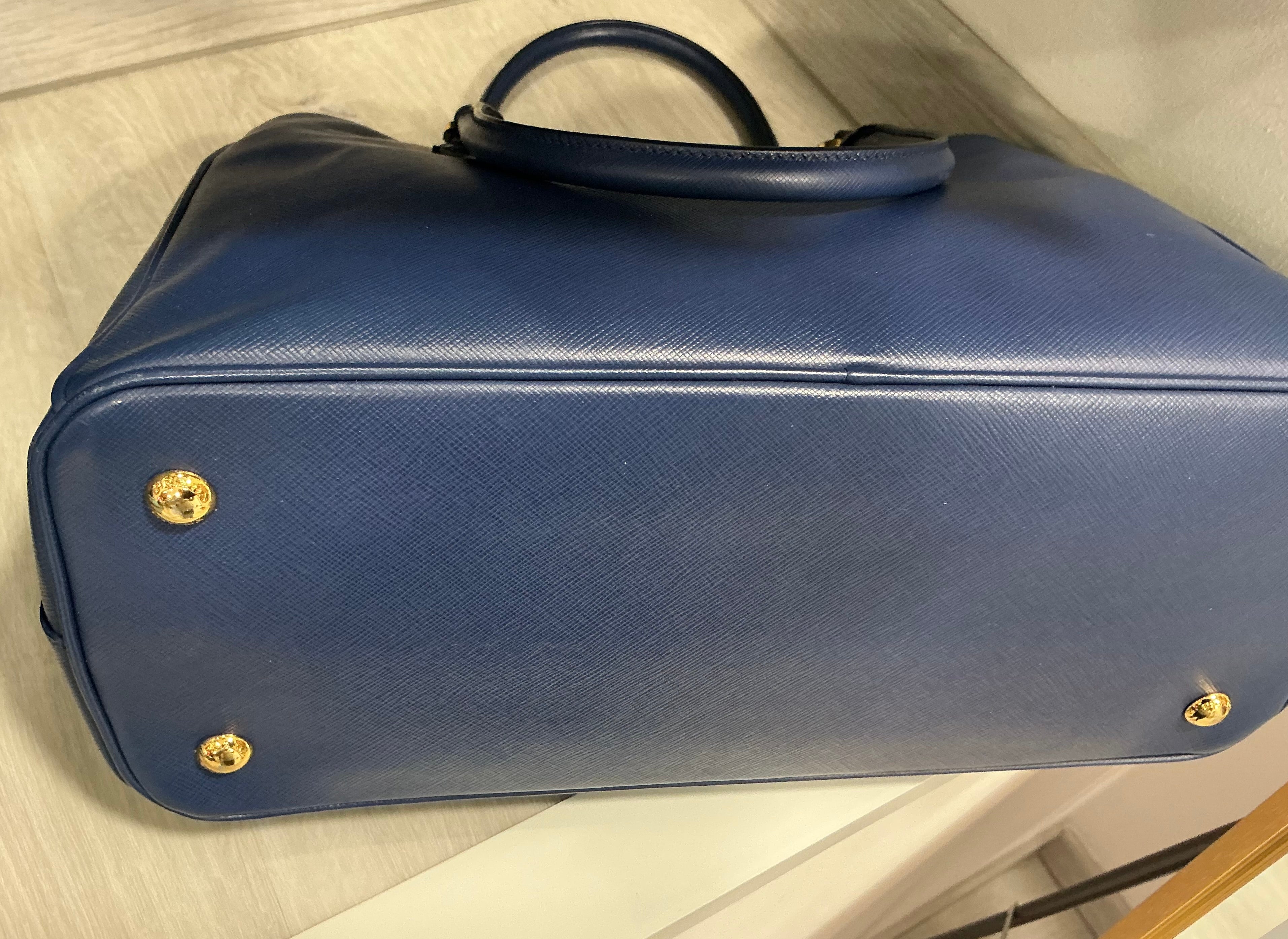 Borsa Prada Galleria in Pelle Blu con Tracolla [Preloved]