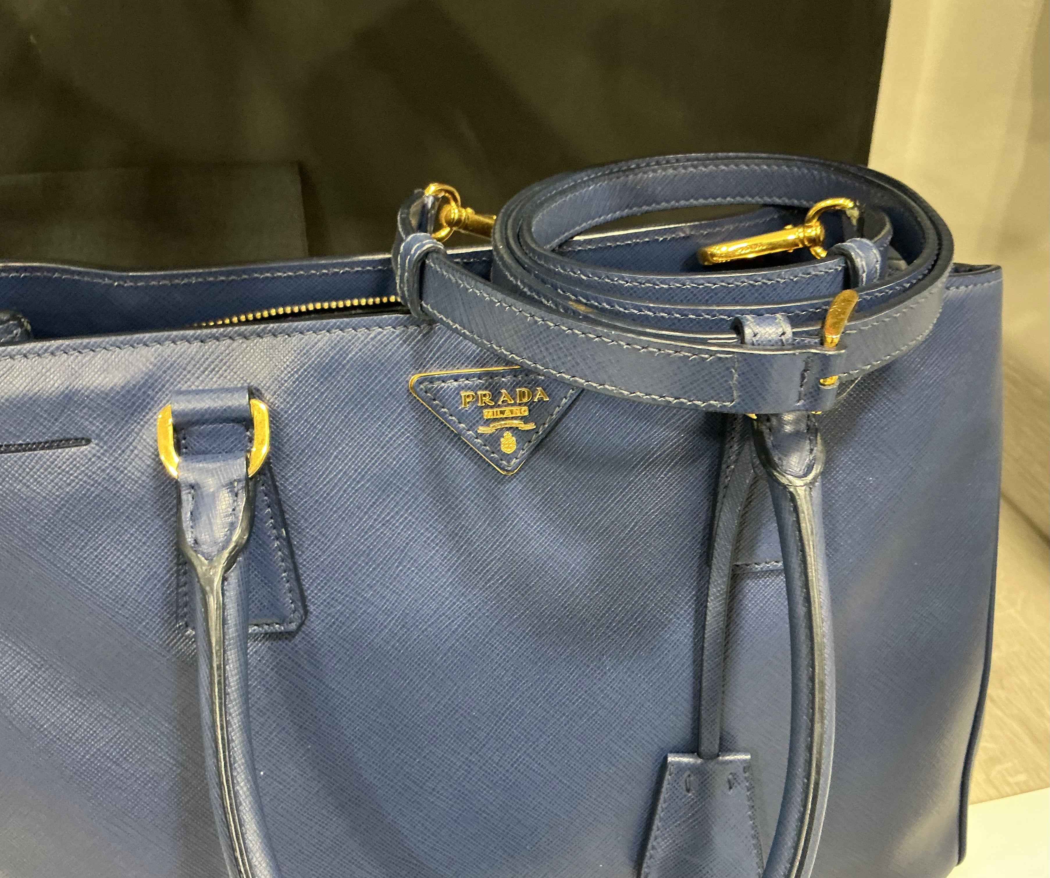 Borsa Prada Galleria in Pelle Blu con Tracolla [Preloved]