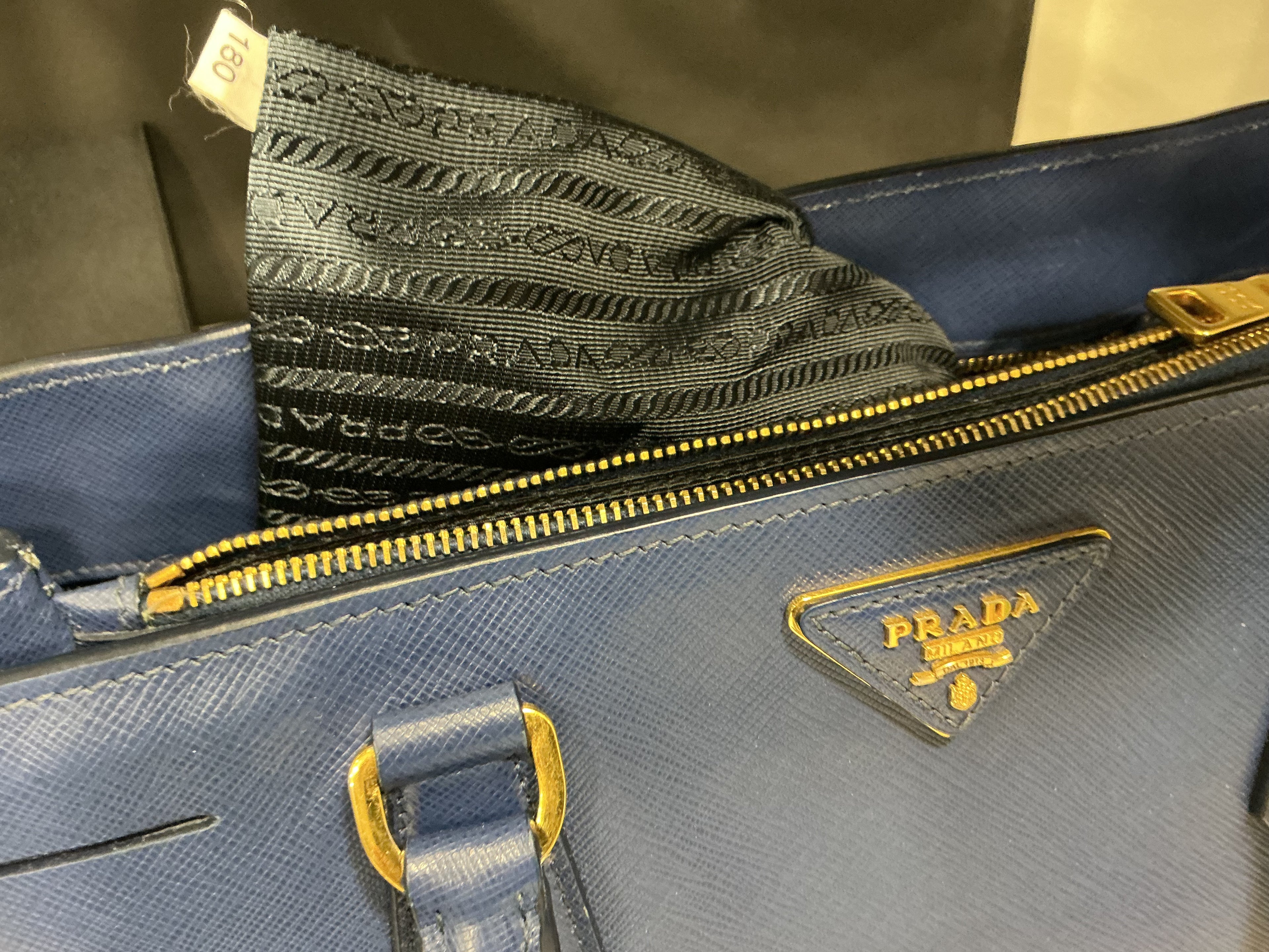 Borsa Prada Galleria in Pelle Blu con Tracolla [Preloved]