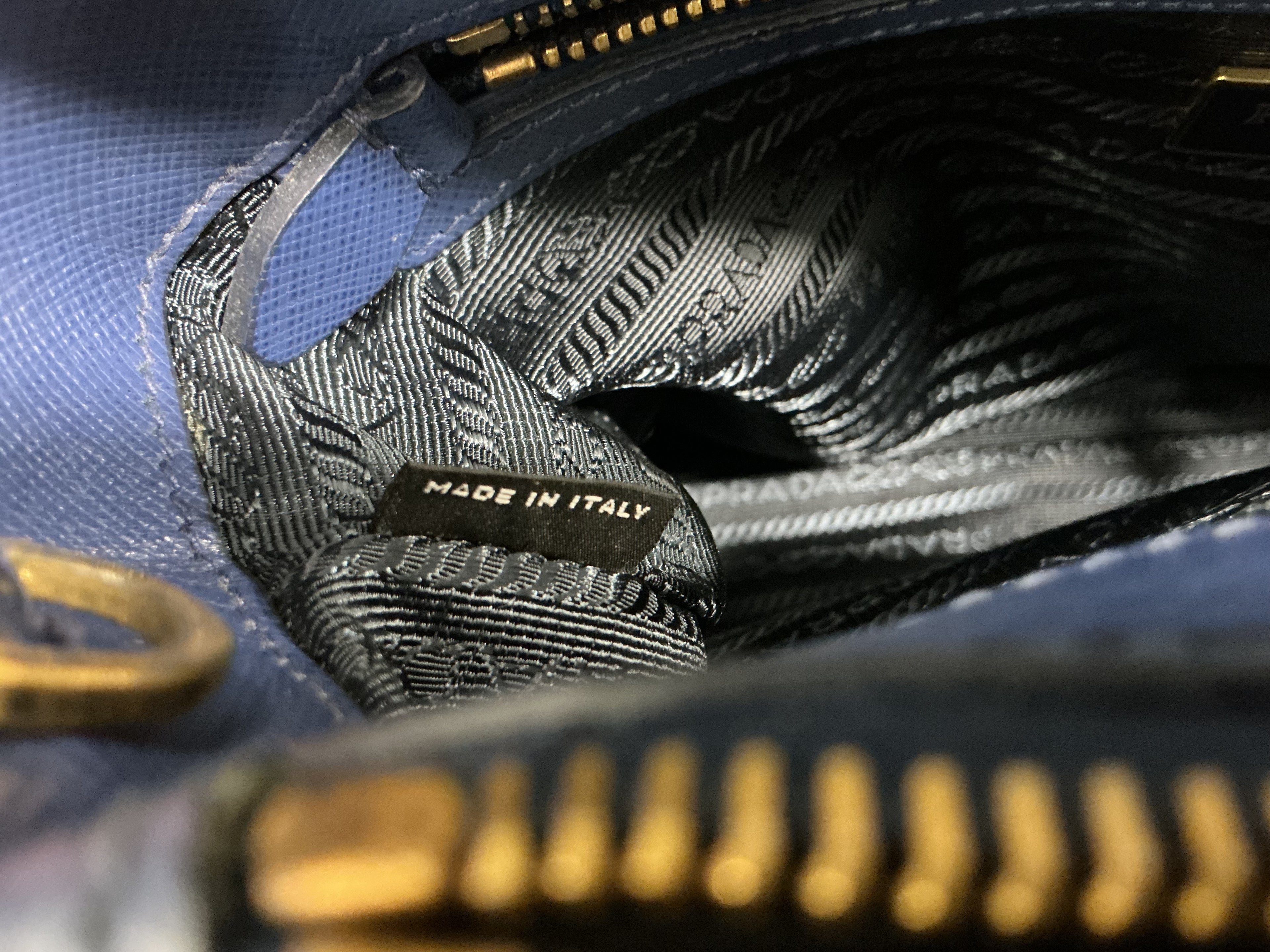 Borsa Prada Galleria in Pelle Blu con Tracolla [Preloved]