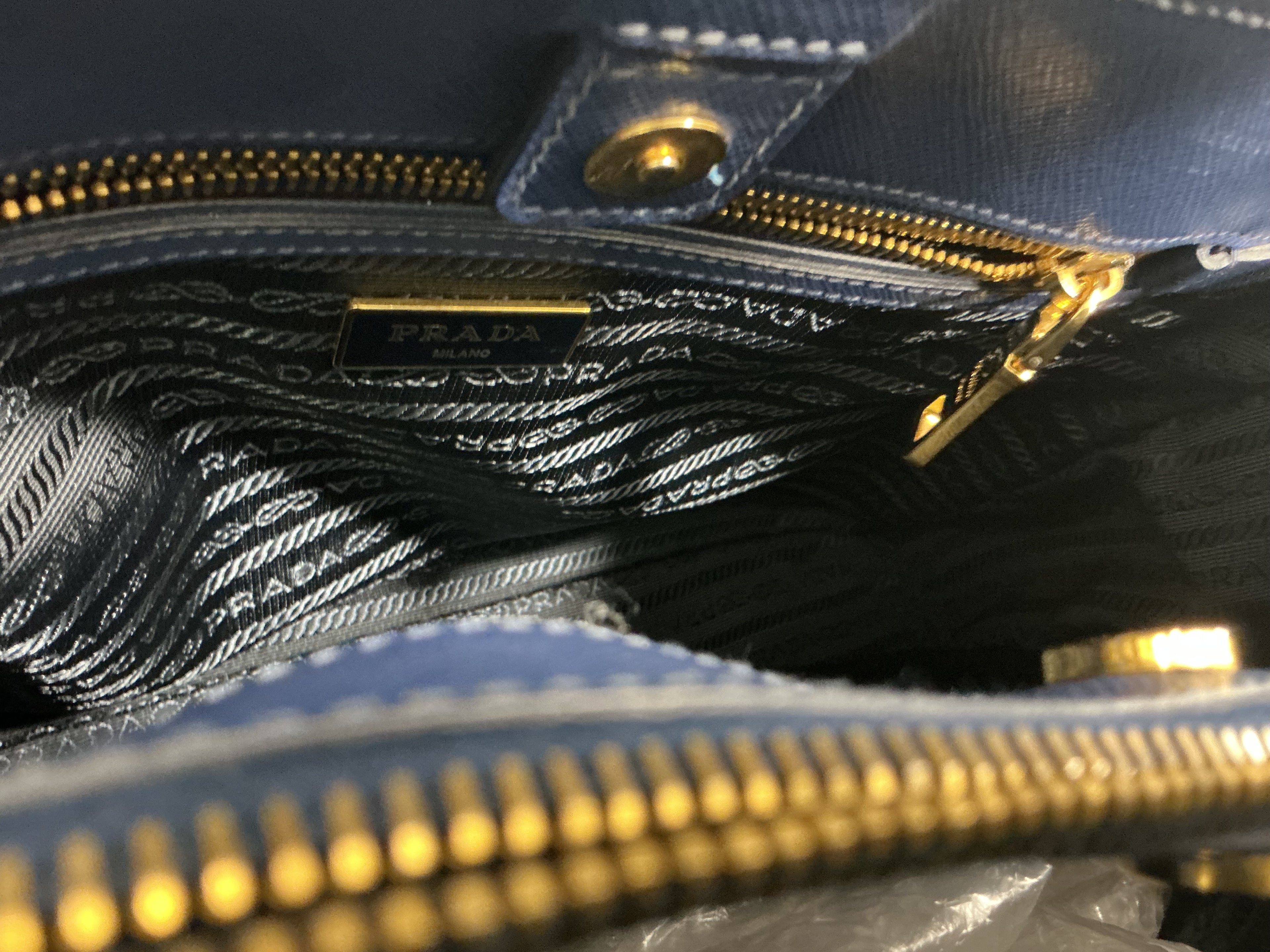 Borsa Prada Galleria in Pelle Blu con Tracolla [Preloved]