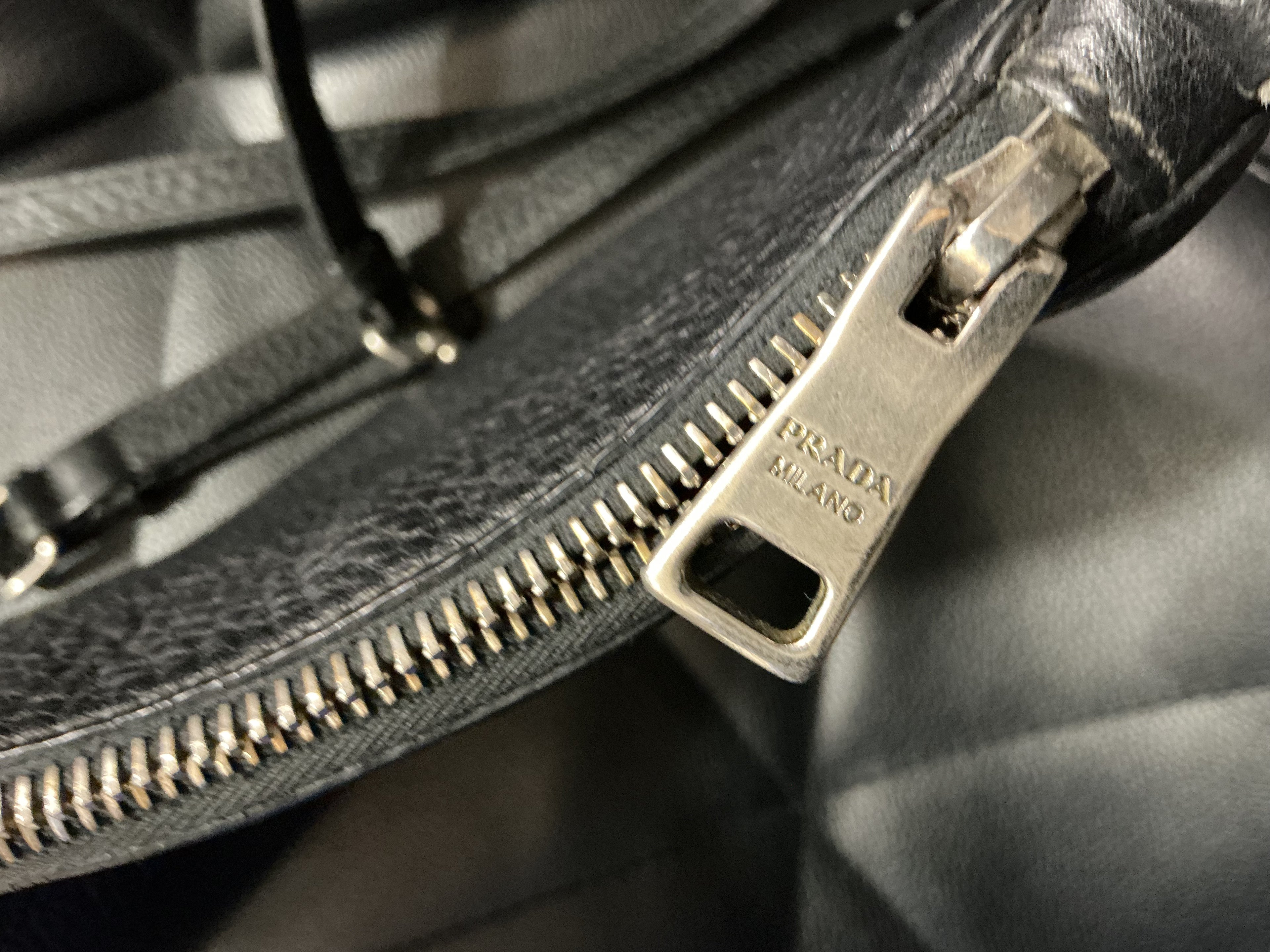 Borsa a Tracolla Prada Pelle Nera [Preloved]