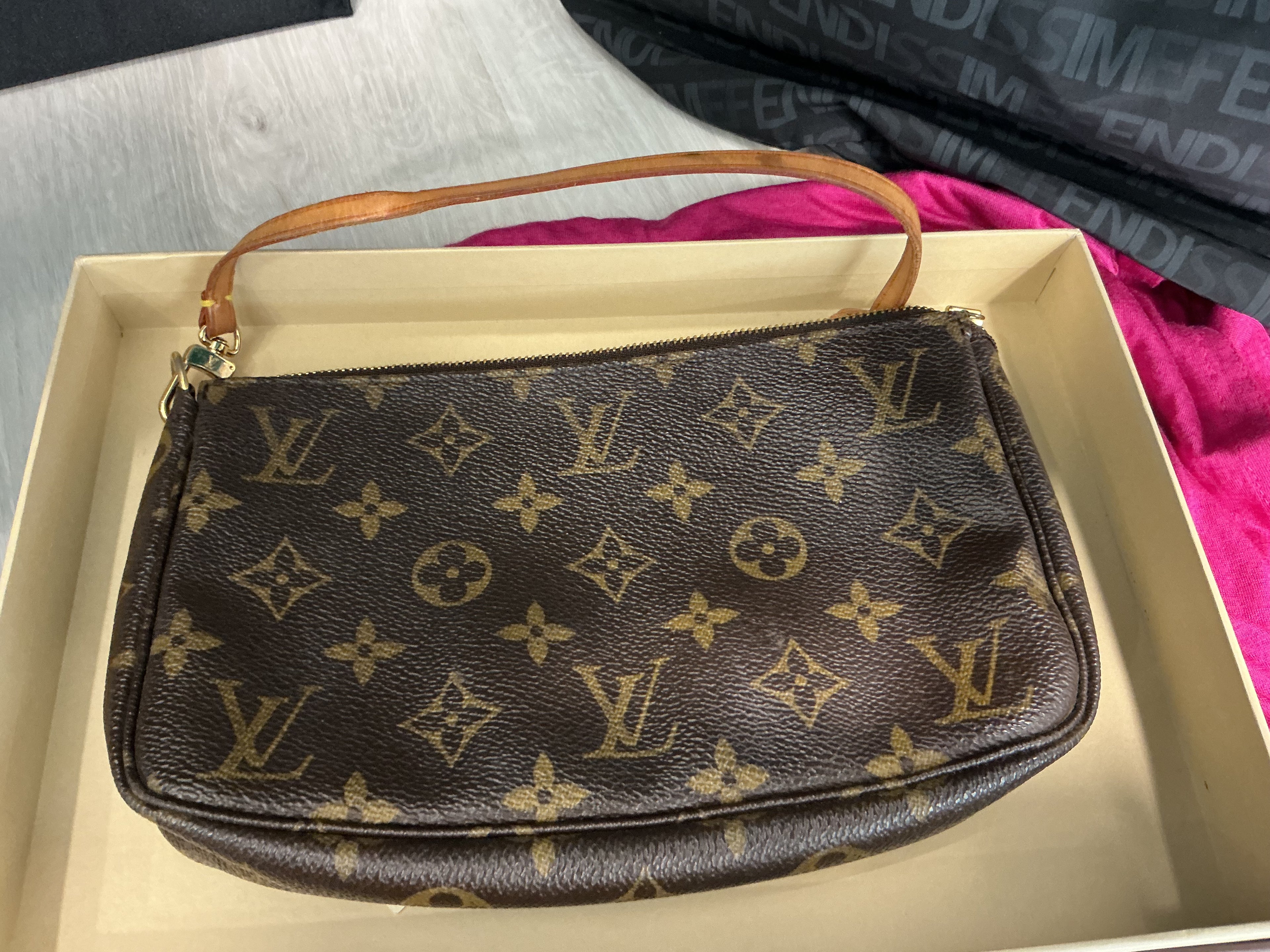 Borsa Louis Vuitton Pochette Accessoires Monogram [Preloved]