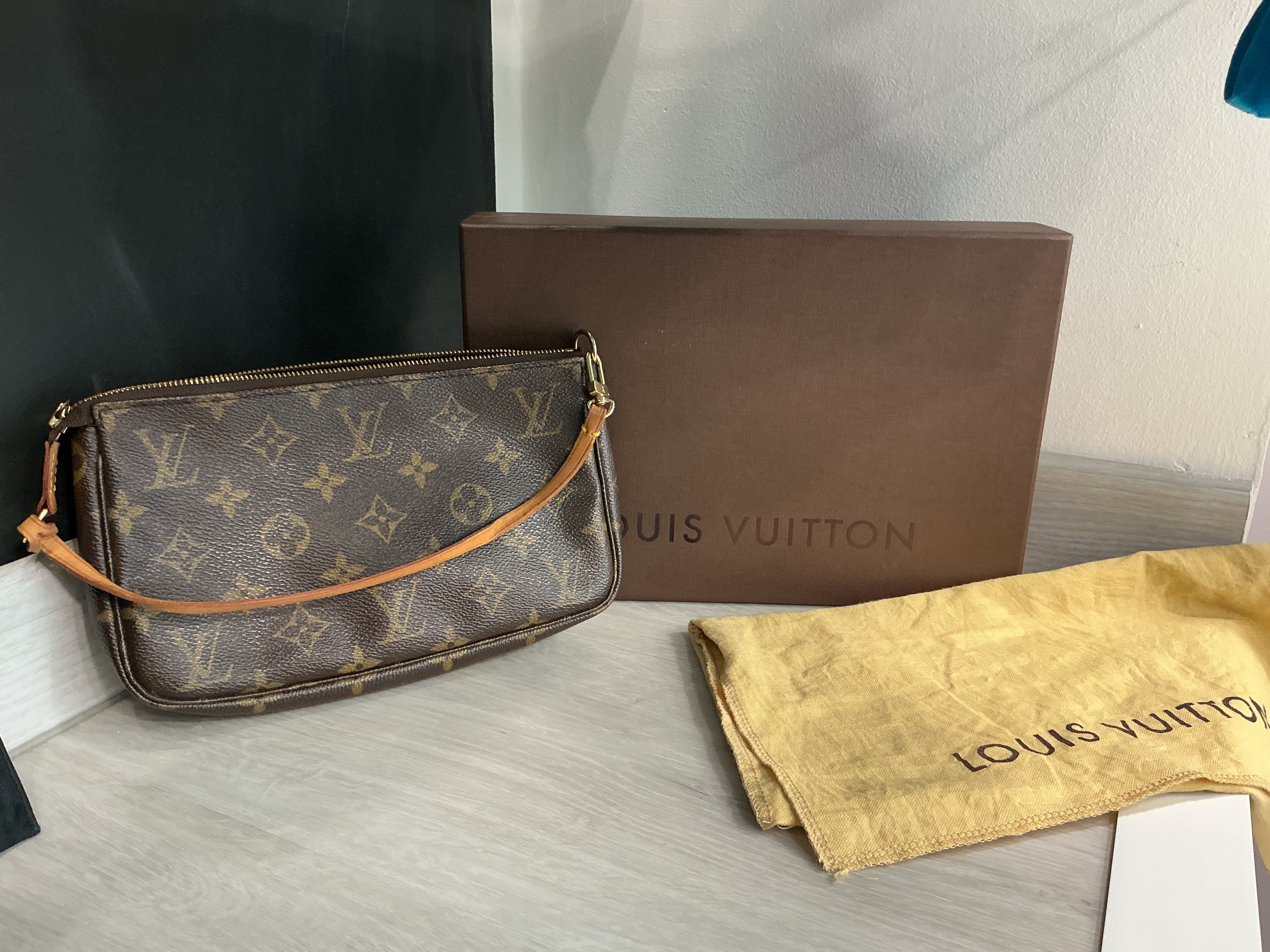 Borsa Louis Vuitton Pochette Accessoires Monogram [Preloved]