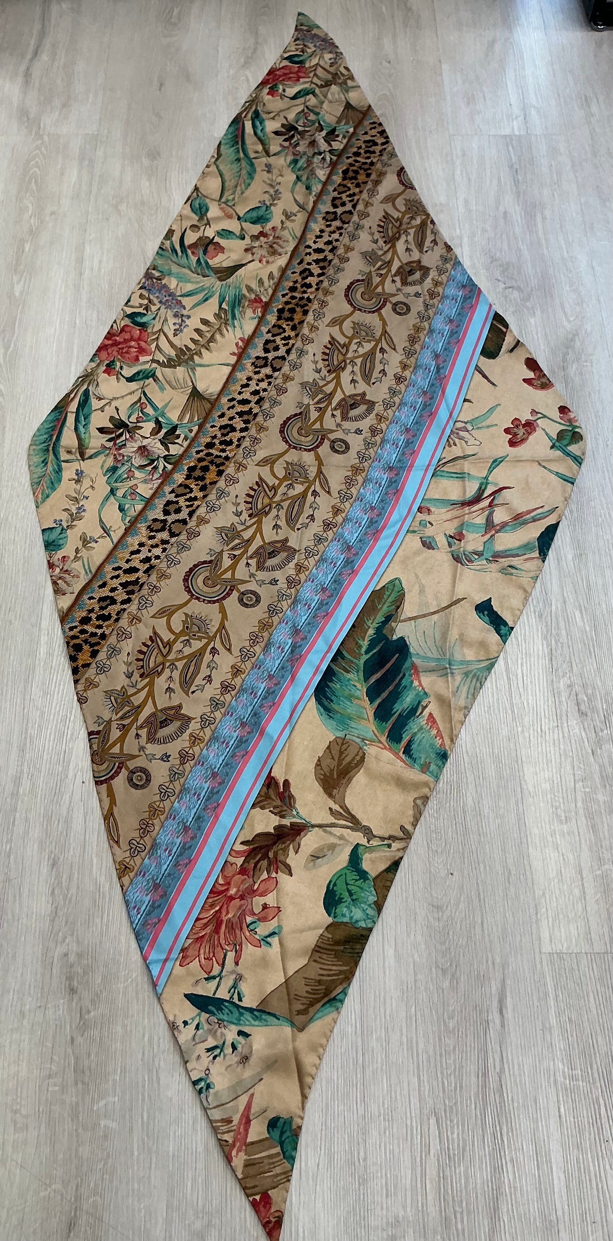 Foulard Pierre Louis Mascia in seta [Preloved]