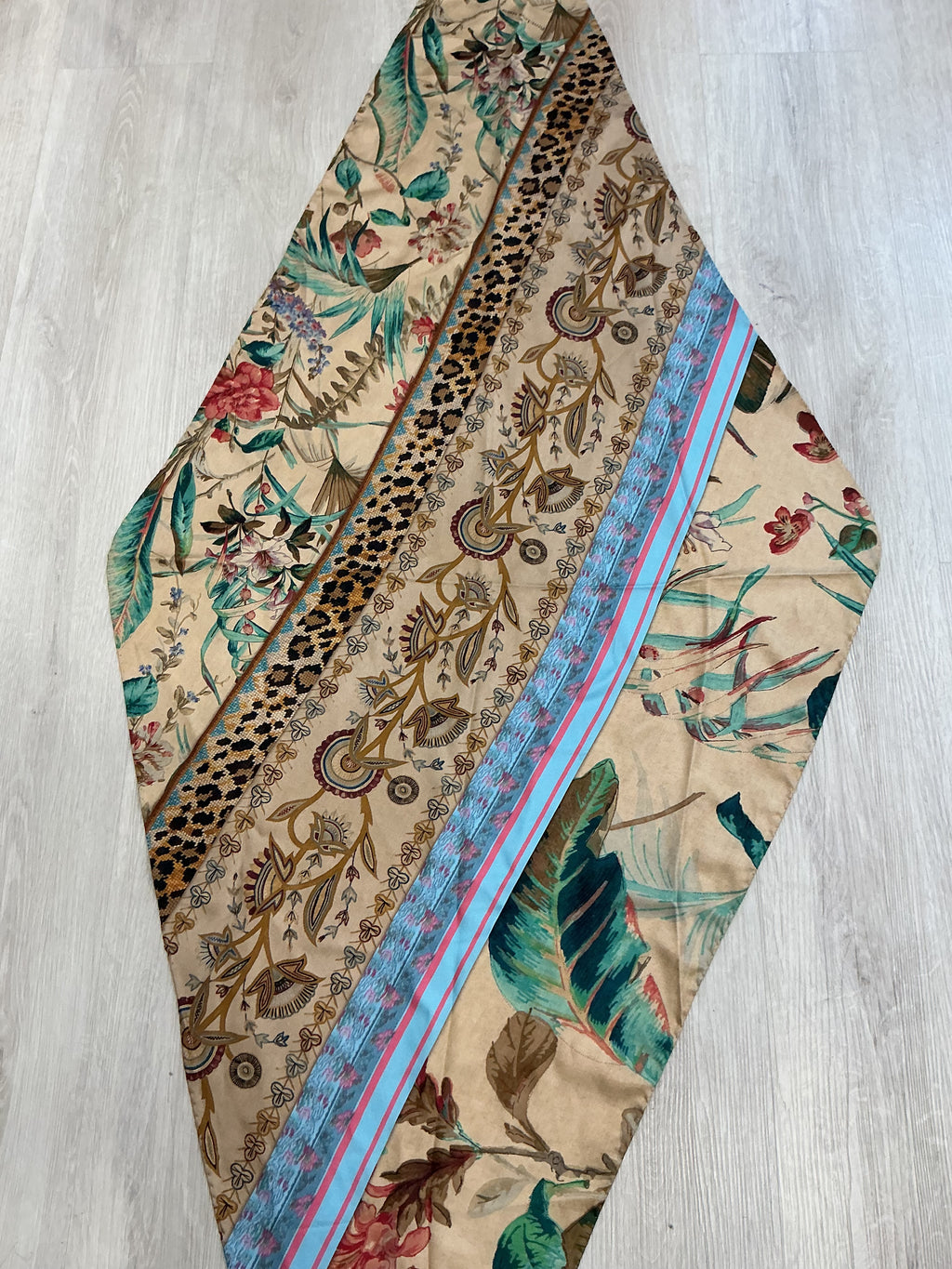 Foulard Pierre Louis Mascia in seta [Preloved]