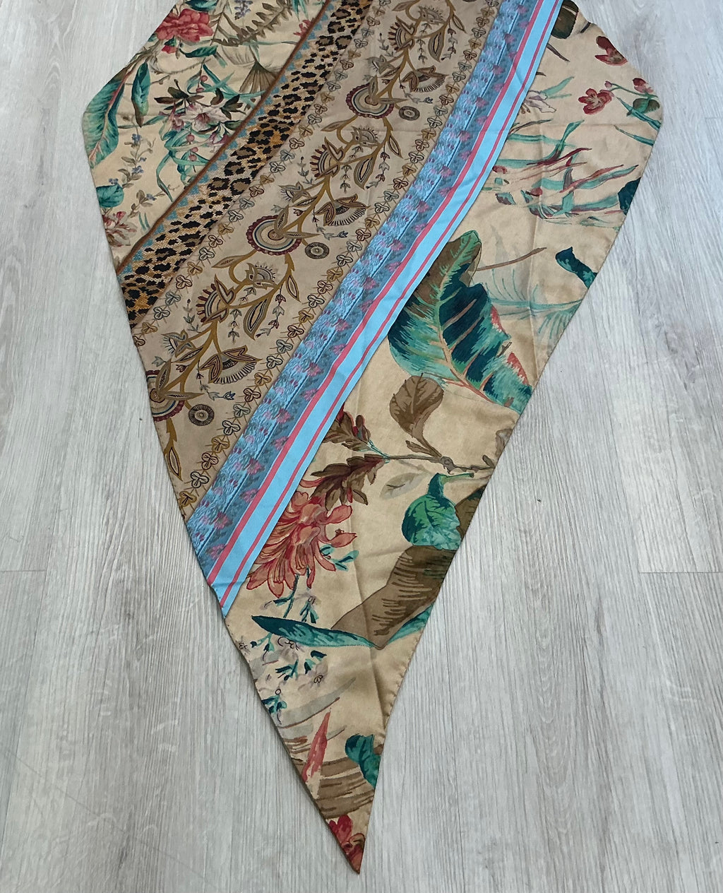 Foulard Pierre Louis Mascia in seta [Preloved]