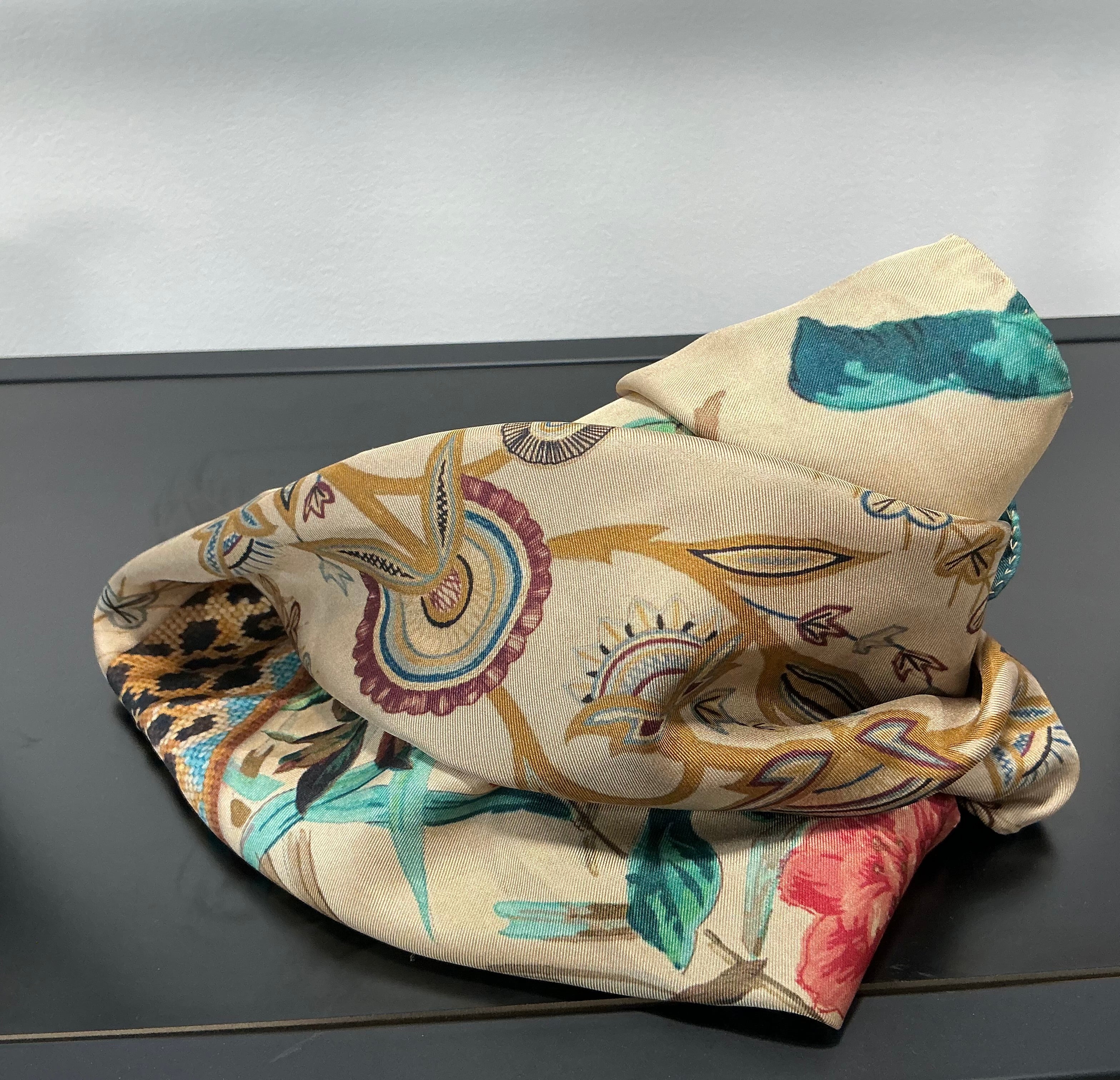 Foulard Pierre Louis Mascia in seta [Preloved]
