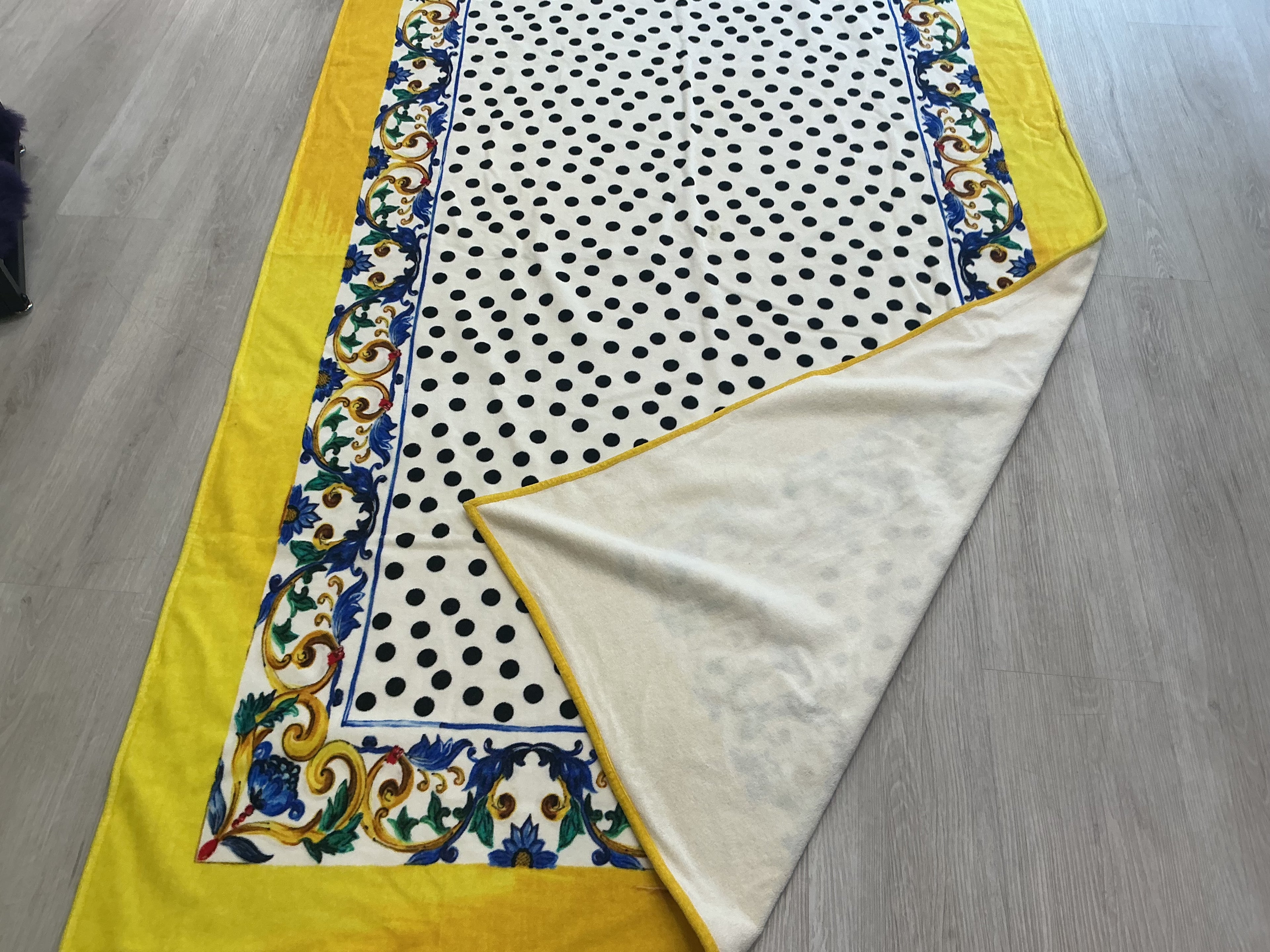 Telo Mare Maxi Dolce & Gabbana – Maioliche Siciliane