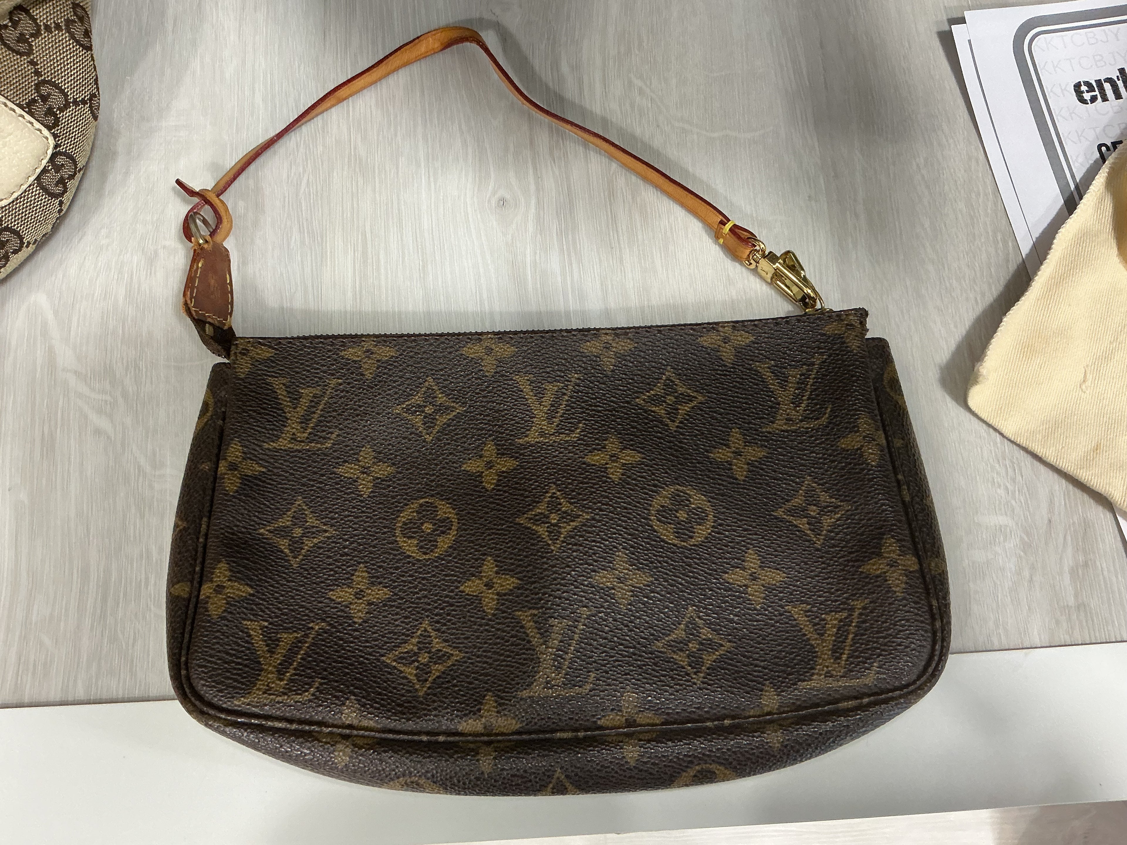 Louis Vuitton Pochette Accessoires – Monogram Canvas [Preloved]