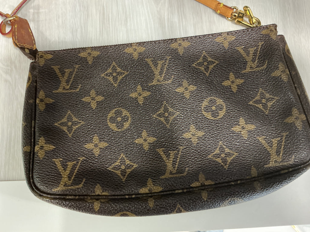 Louis Vuitton Pochette Accessoires – Monogram Canvas [Preloved]