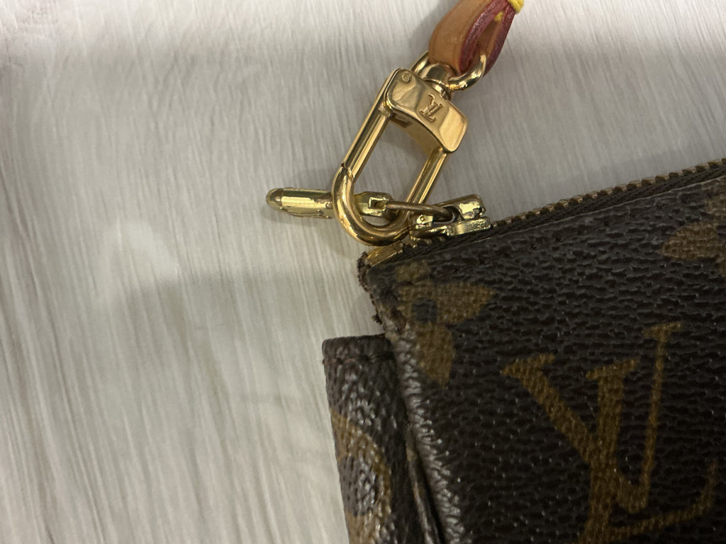 Louis Vuitton Pochette Accessoires – Monogram Canvas [Preloved]