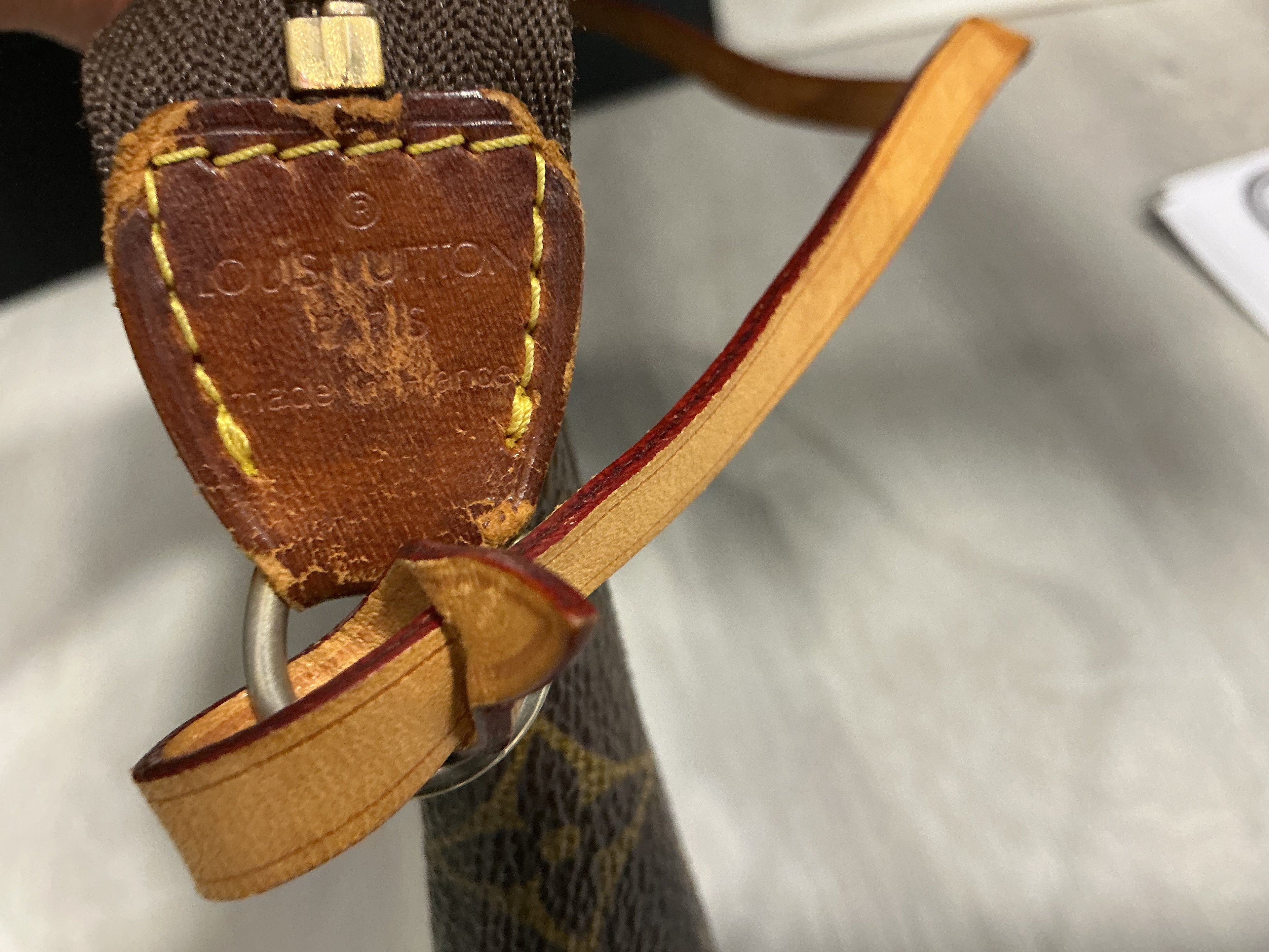 Louis Vuitton Pochette Accessoires – Monogram Canvas [Preloved]
