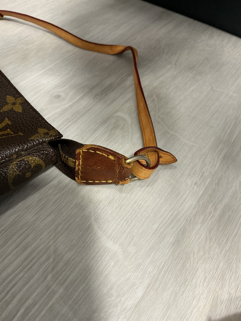 Louis Vuitton Pochette Accessoires – Monogram Canvas [Preloved]