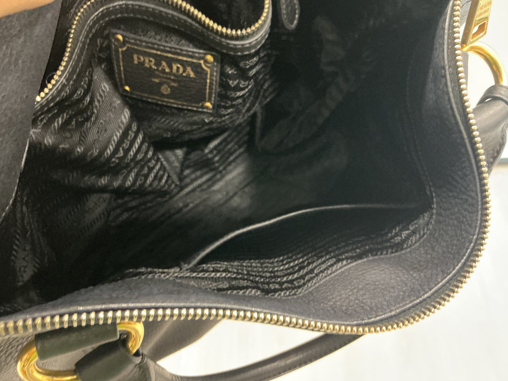 Prada Vitello Daino Hobo – Pelle Nera, Hardware Oro [Preloved]