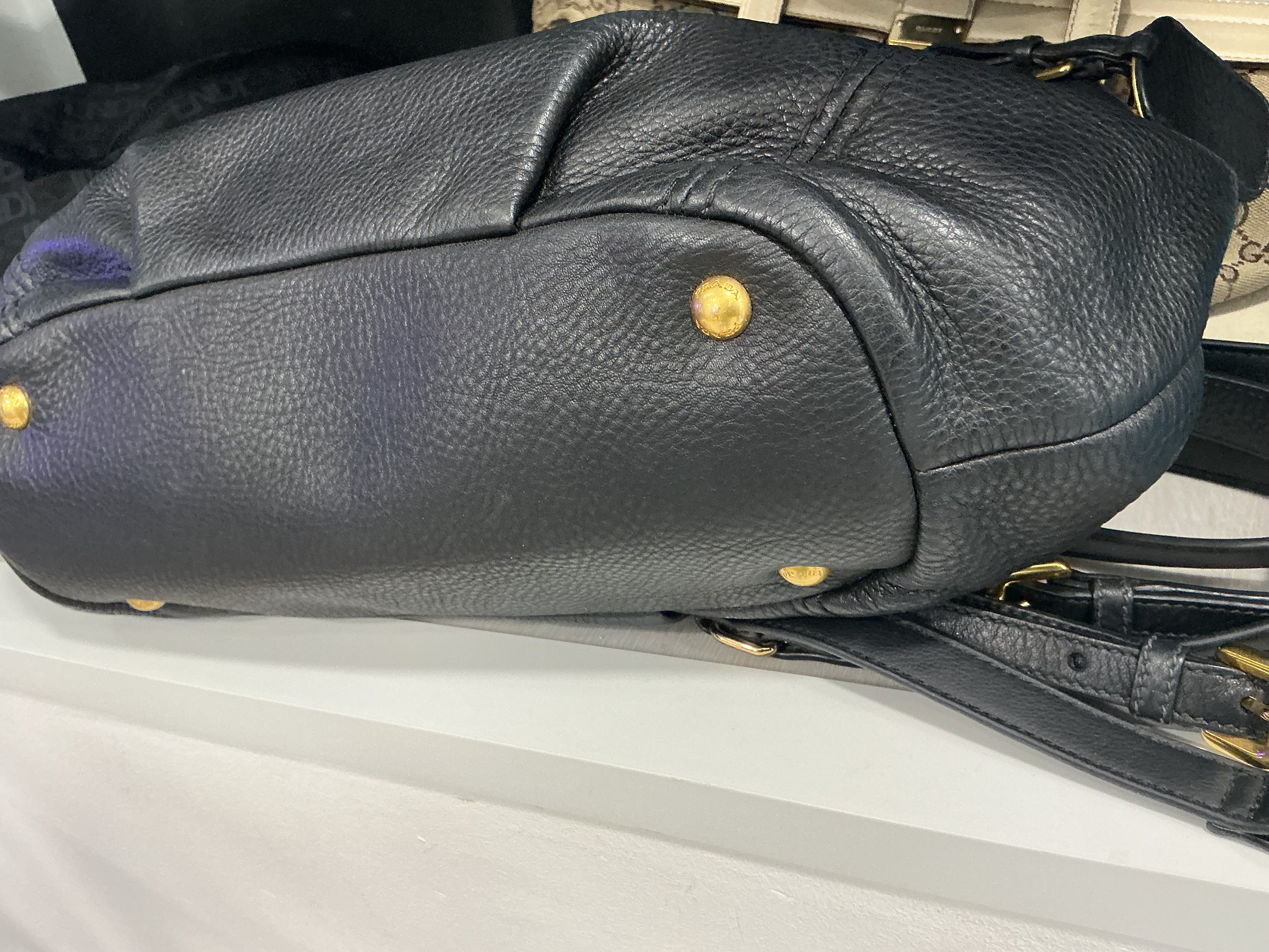 Prada Vitello Daino Hobo – Pelle Nera, Hardware Oro [Preloved]
