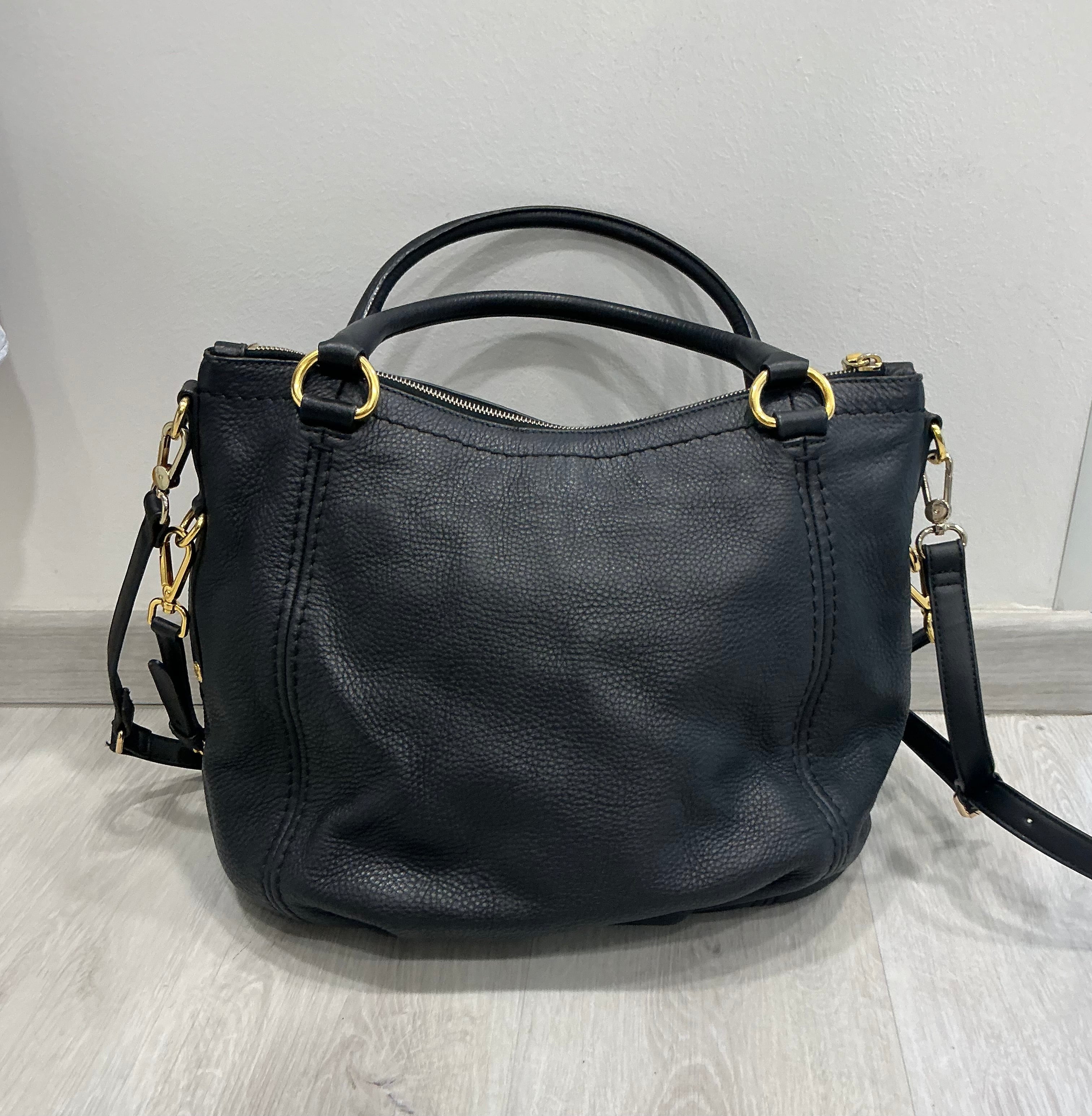 Prada Vitello Daino Hobo – Pelle Nera, Hardware Oro [Preloved]