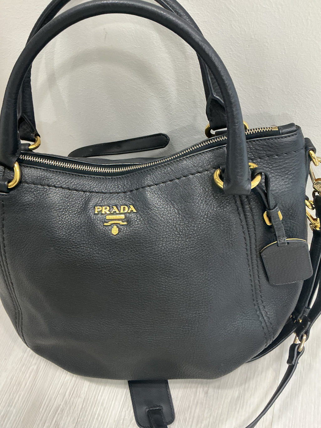 Prada Vitello Daino Hobo – Pelle Nera, Hardware Oro [Preloved]