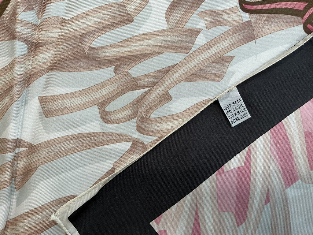 Foulard Gucci in Seta 100% – Fantasia Iconica [Preloved]