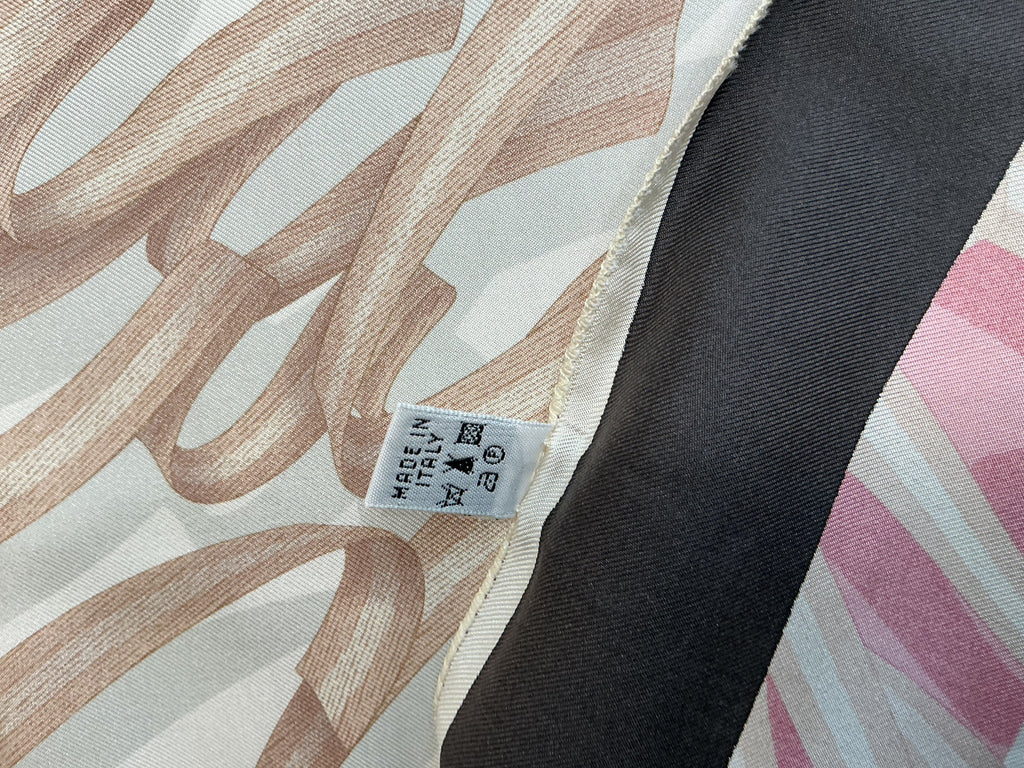 Foulard Gucci in Seta 100% – Fantasia Iconica [Preloved]