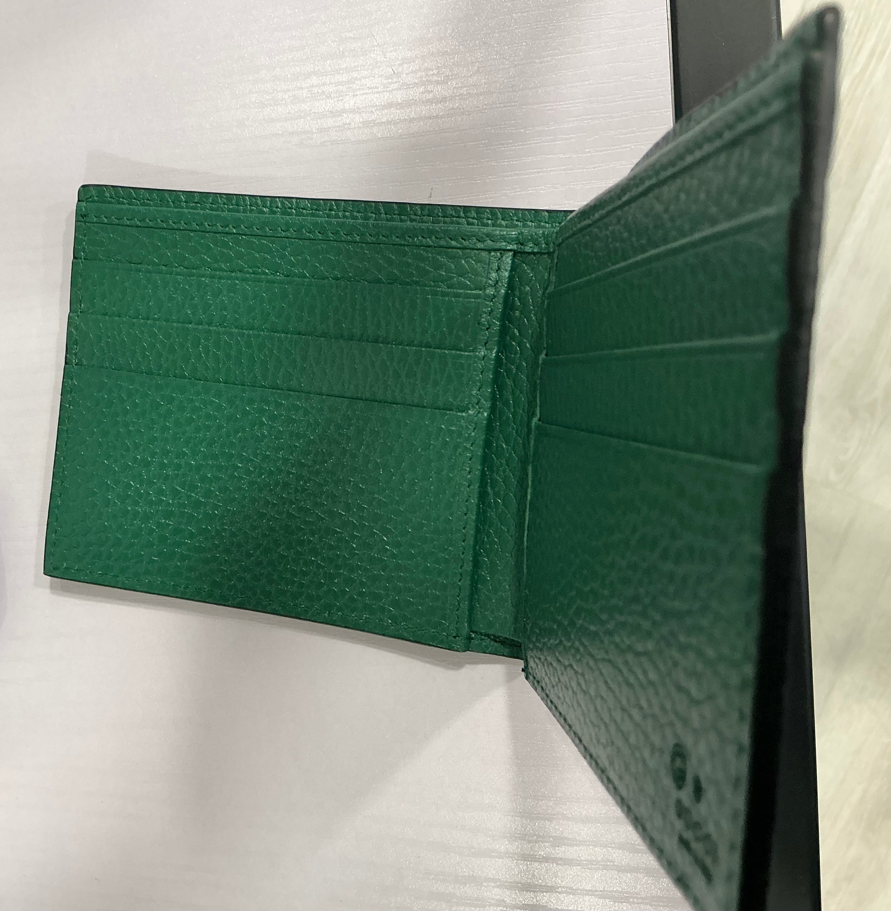 Gucci Interlocking G Portafoglio Bi-Fold – Pelle Martellata [Preloved]
