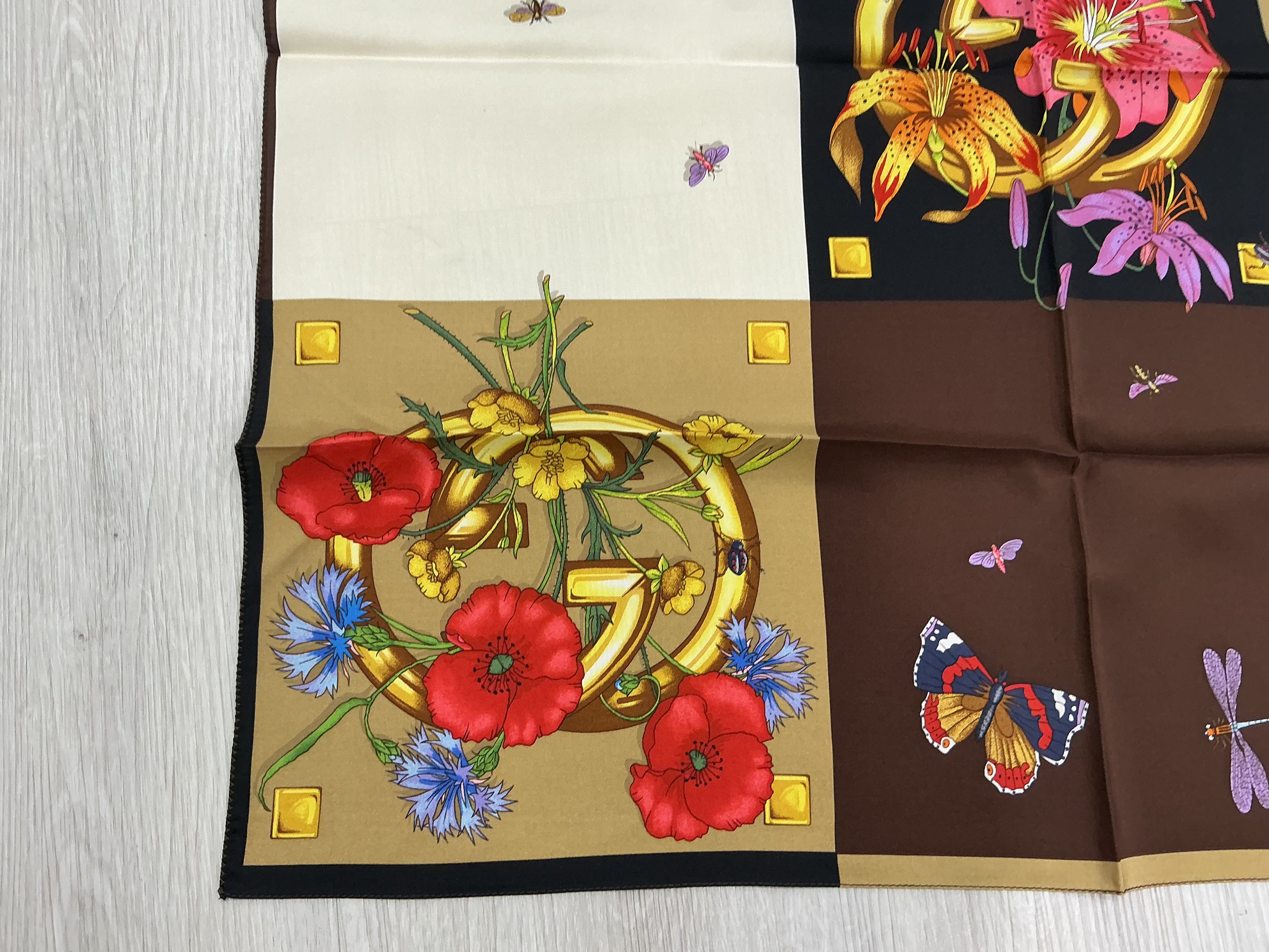 Foulard Gucci in seta [Preloved]