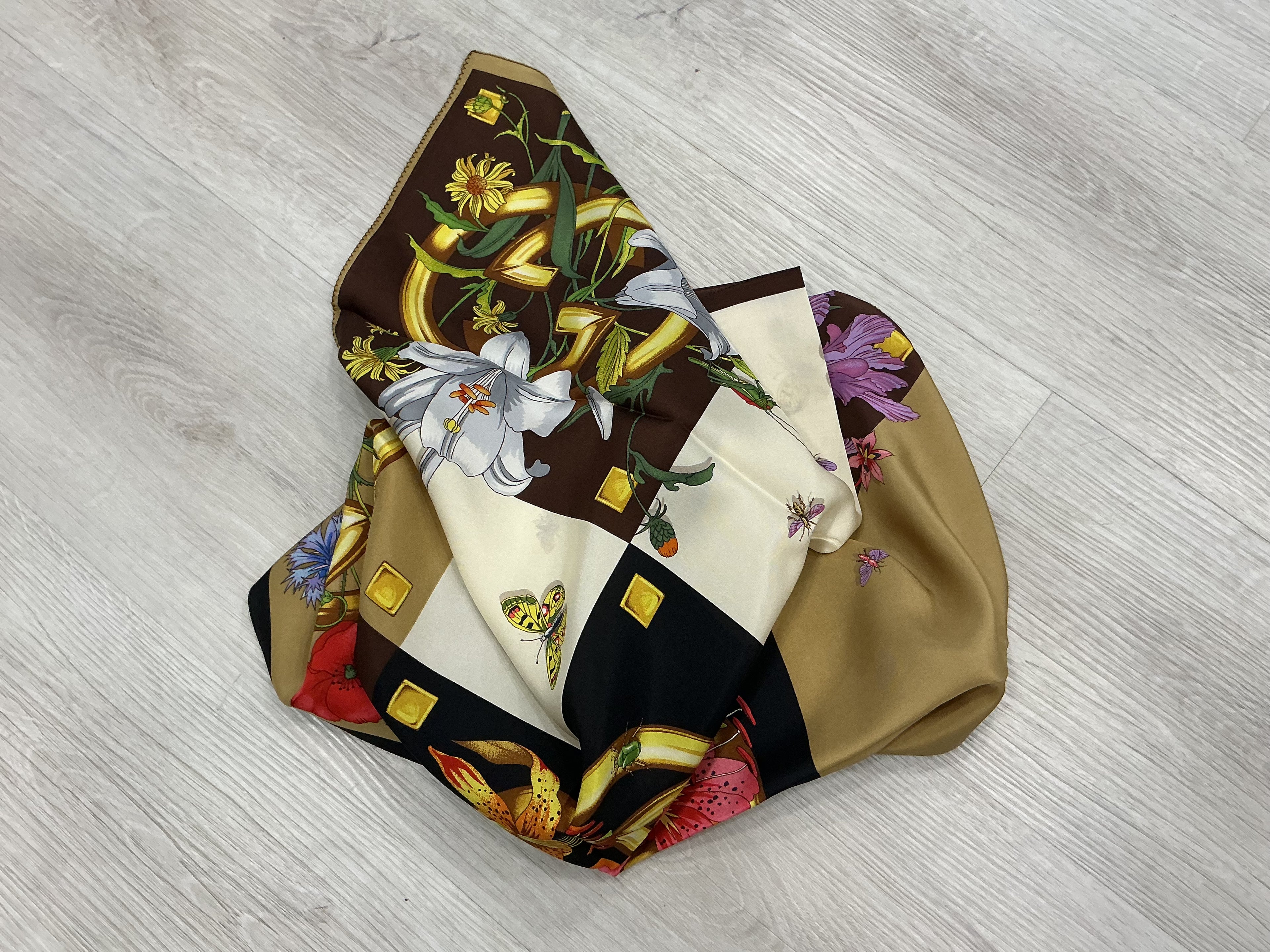 Foulard Gucci in seta [Preloved]