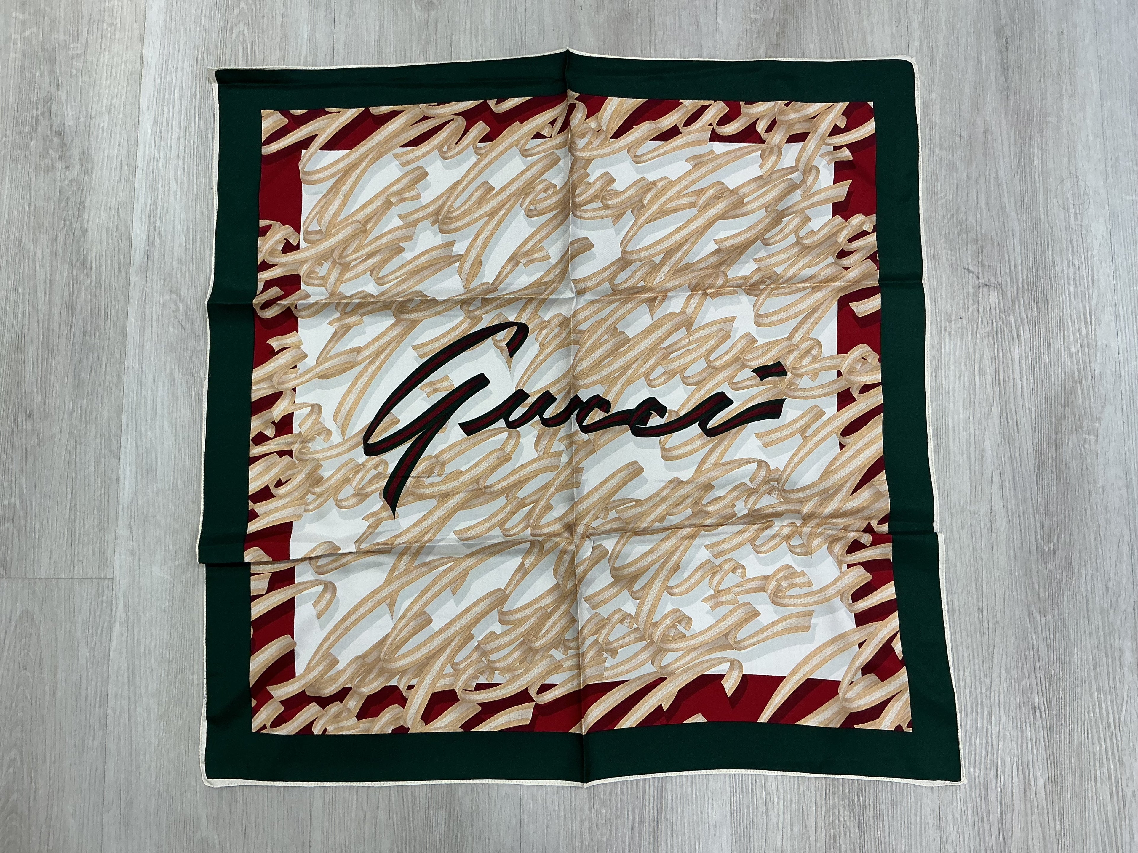 Gucci Foulard in Seta [Preloved]