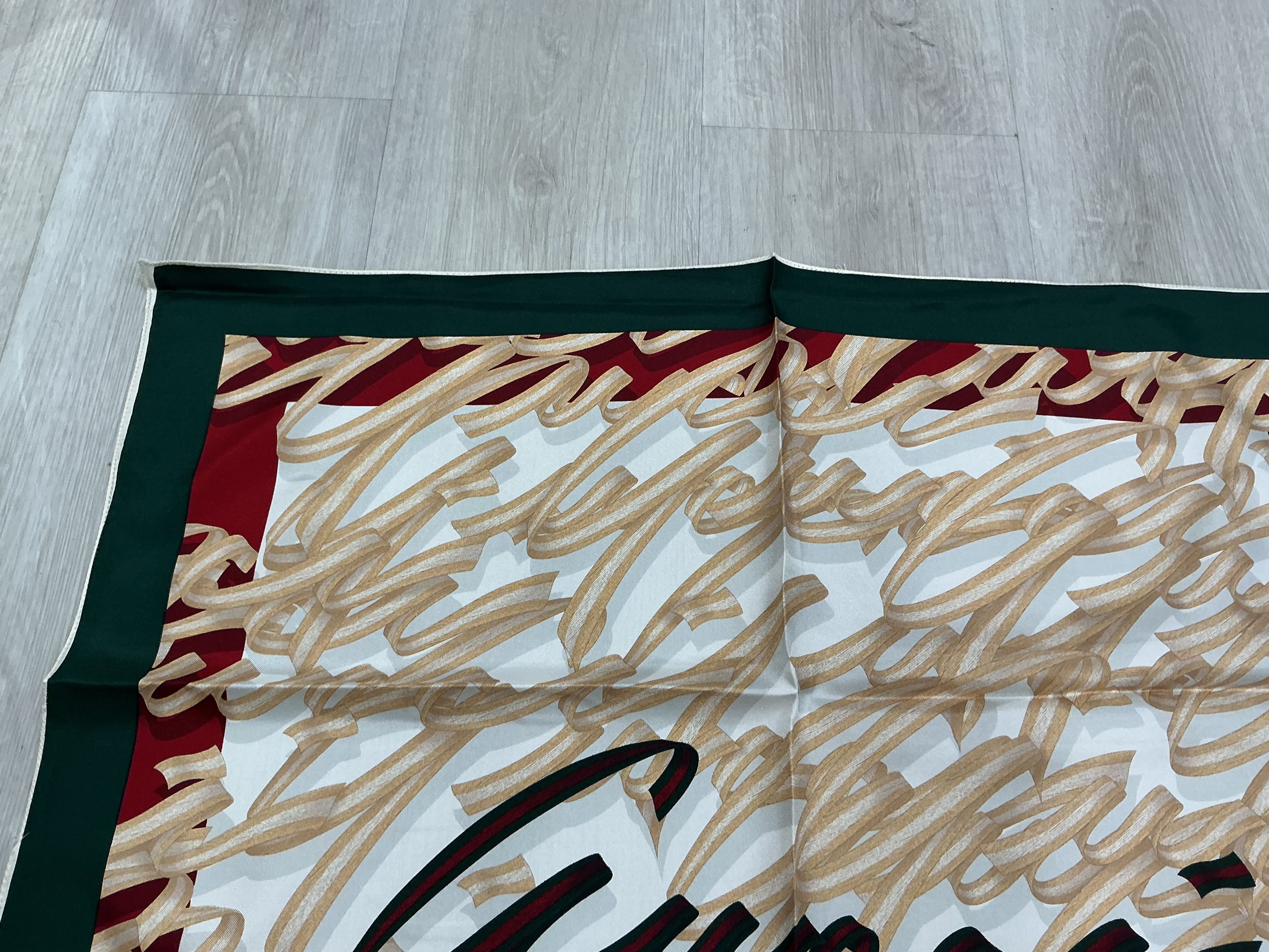 Gucci Foulard in Seta [Preloved]