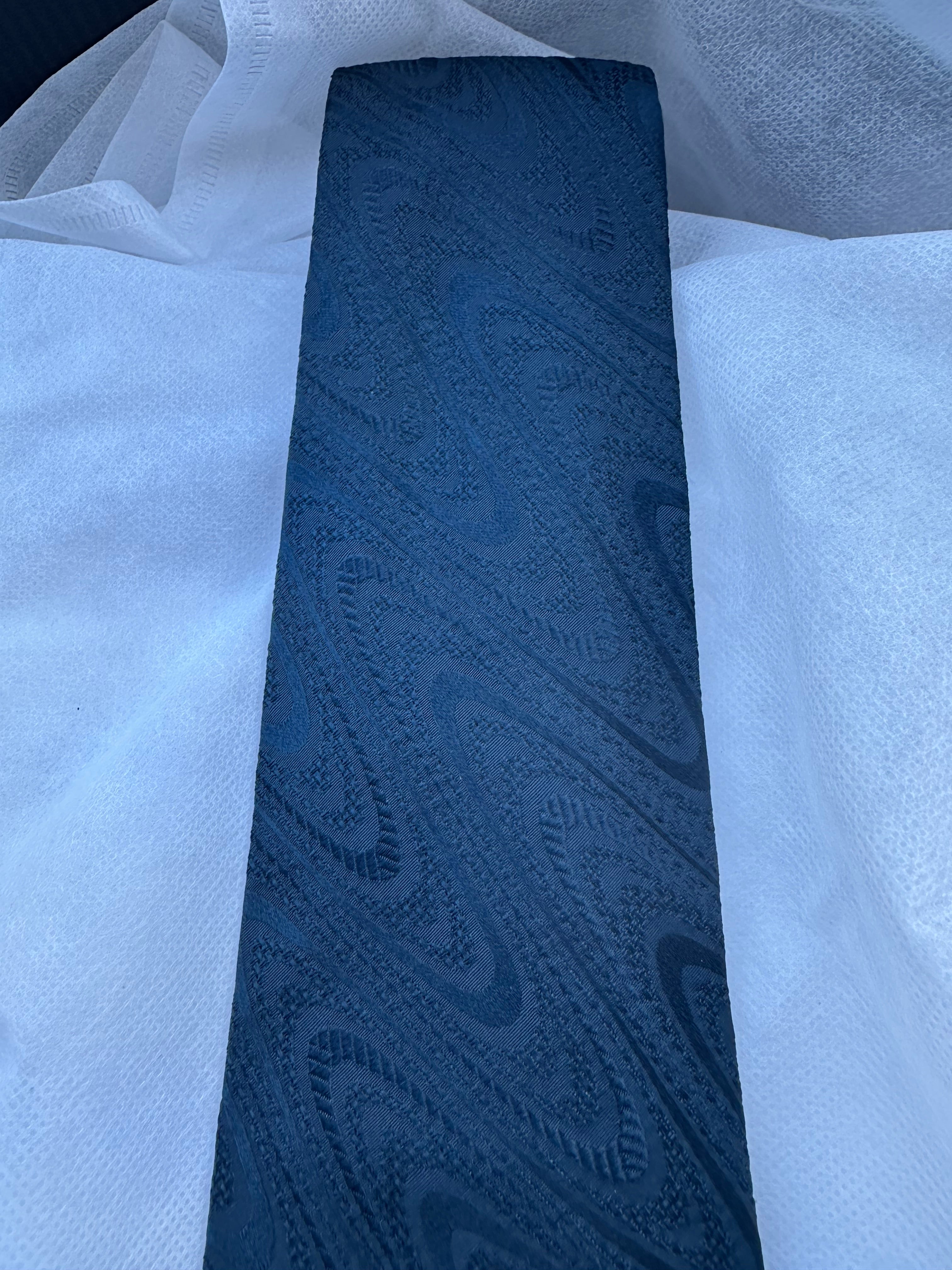 Cravatta Gucci in Seta 100% – Blu [Preloved]